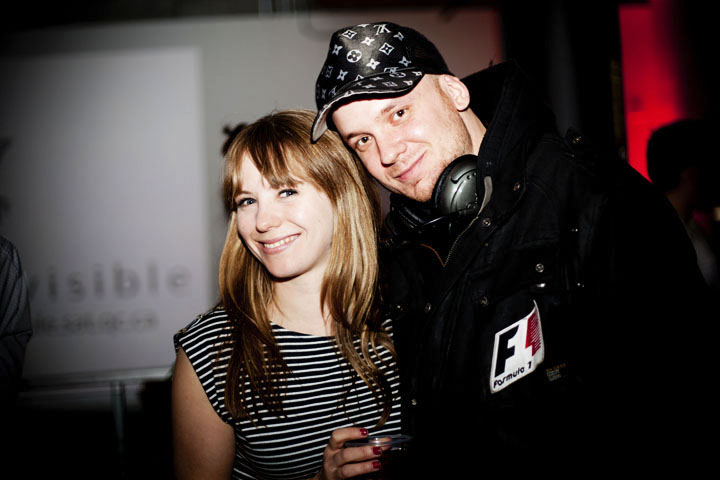 Qualité Motel montre un avant-goût de son spectacle ben flyé