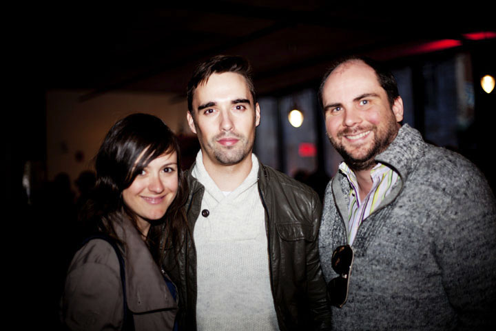 Qualité Motel montre un avant-goût de son spectacle ben flyé