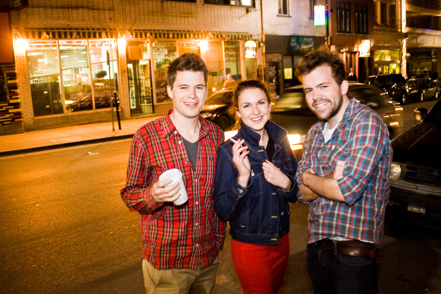 Virée sur la Main un vendredi soir: ambulance, amoureux et fille pieds nus