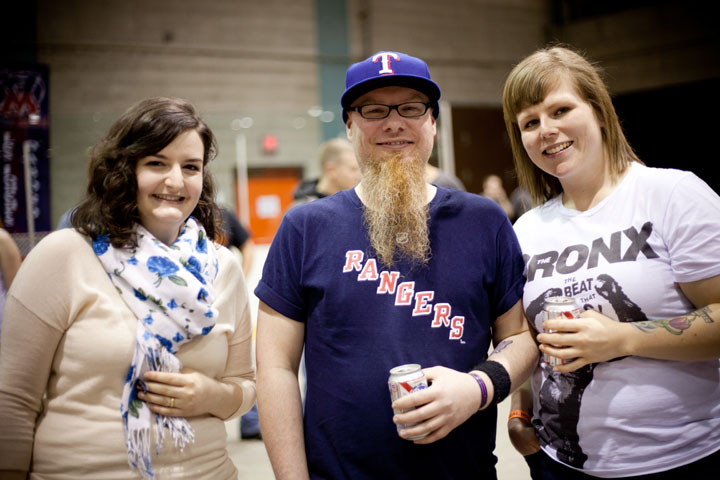 Au roller derby, on aime beaaaauuucoup la Pabst et les coups de coude