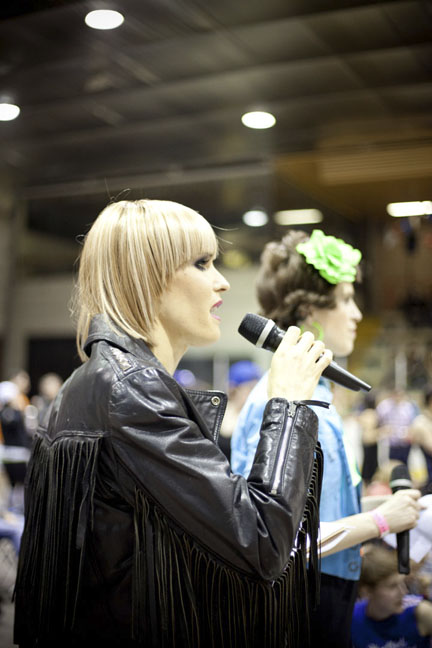 Au roller derby, on aime beaaaauuucoup la Pabst et les coups de coude