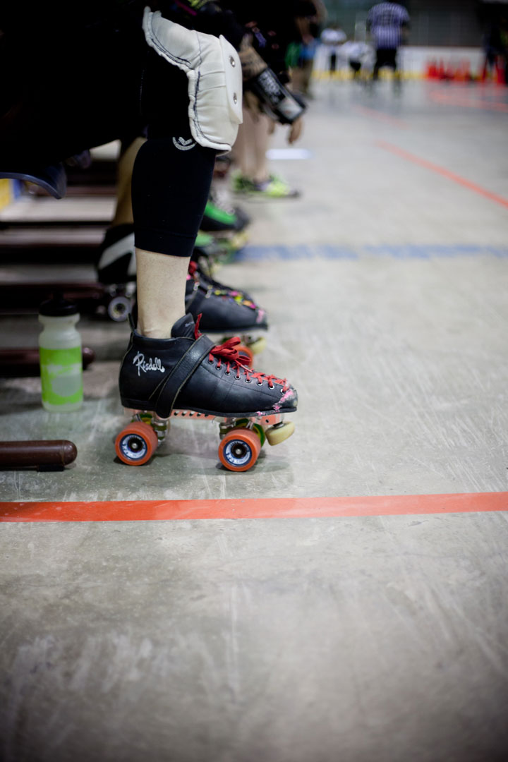 Au roller derby, on aime beaaaauuucoup la Pabst et les coups de coude