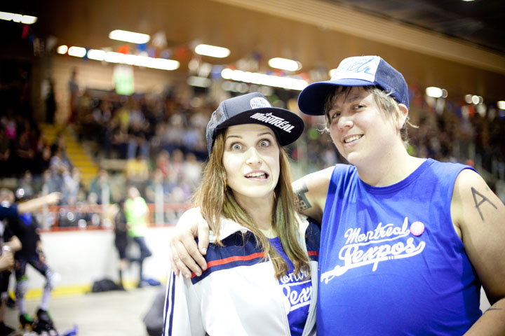Au roller derby, on aime beaaaauuucoup la Pabst et les coups de coude