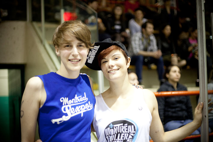 Au roller derby, on aime beaaaauuucoup la Pabst et les coups de coude