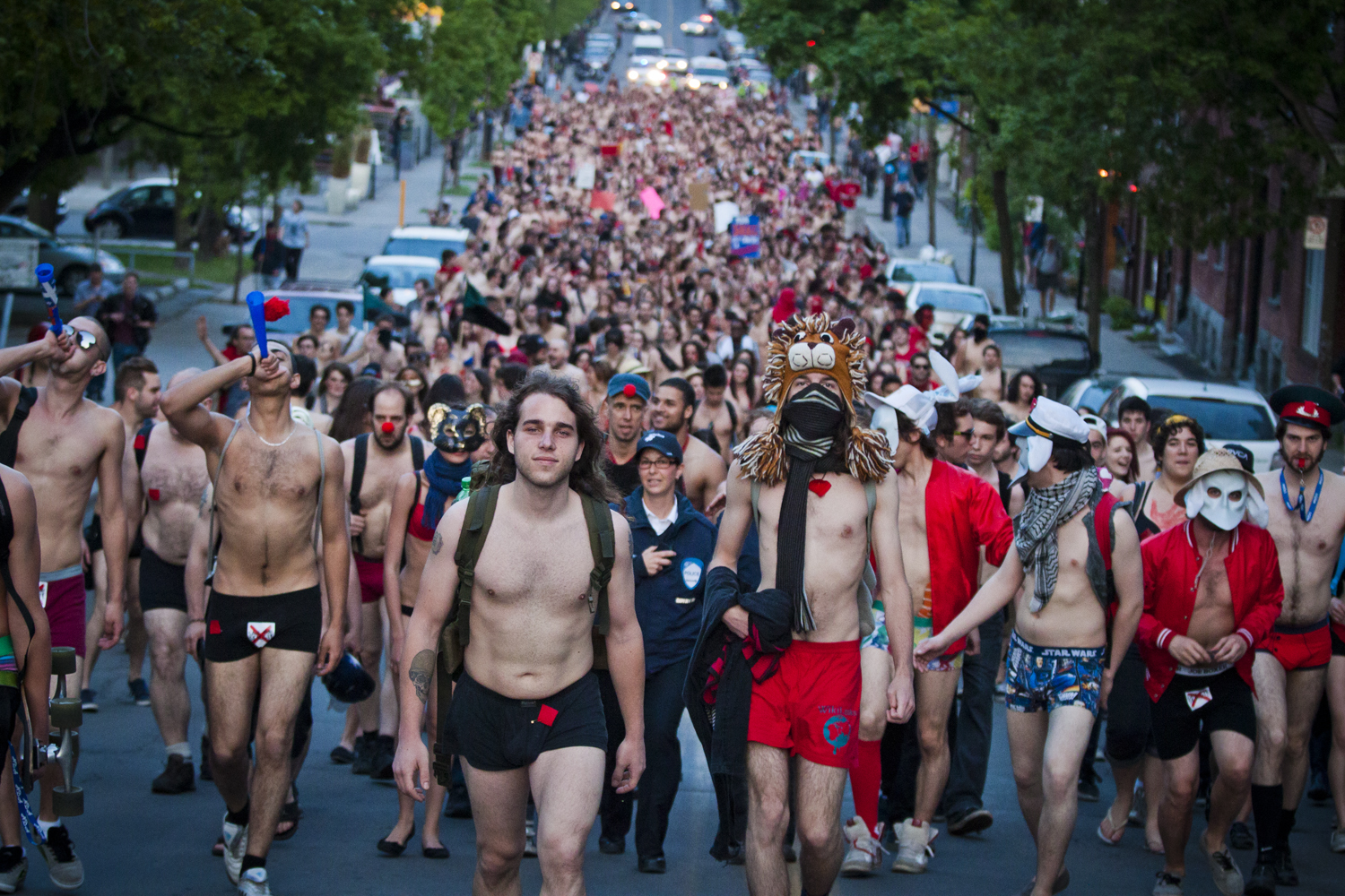 Manifestation d'étudiants nus, (ENCORE!) pour votre plus grand plaisir