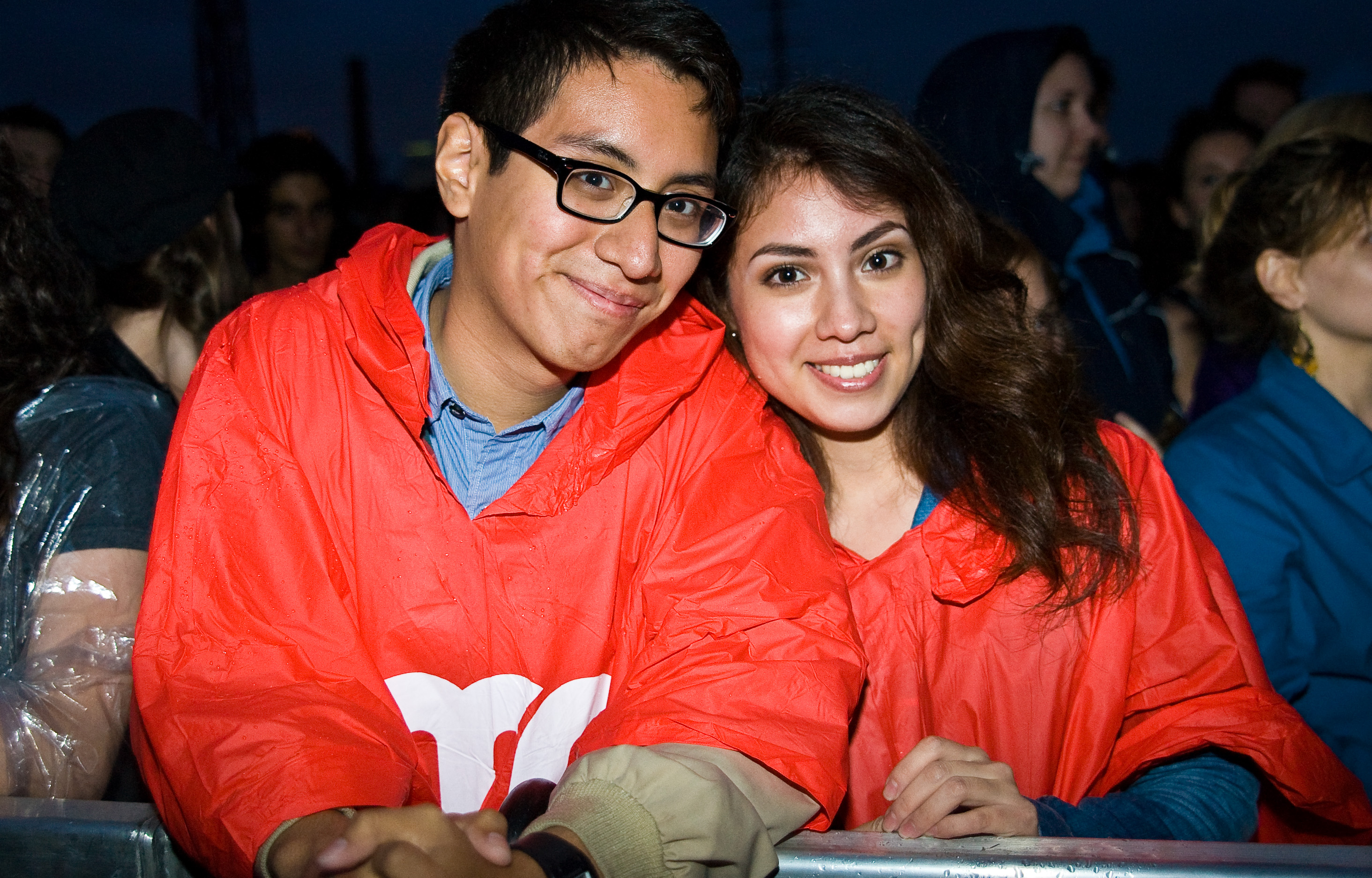 Autant de parapluies que d'énergie au spectacle de Foster the People au Canal Lachine