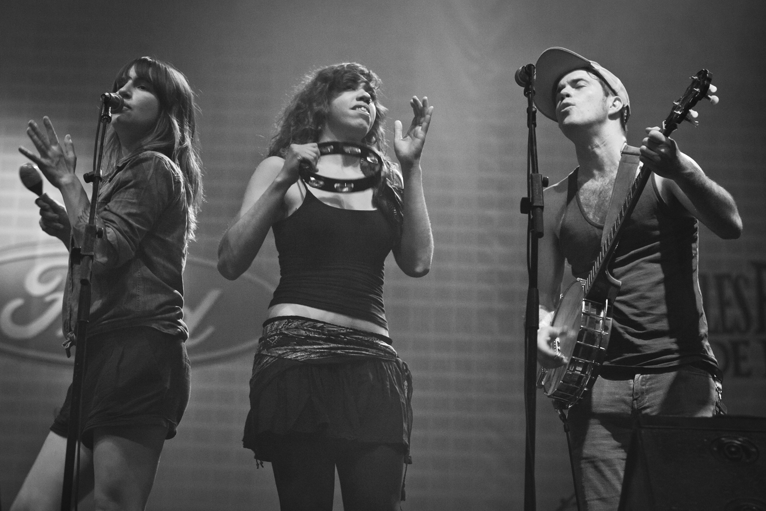 Canailles a défié les lois et a célébré un bal masqué dimanche soir aux Francos