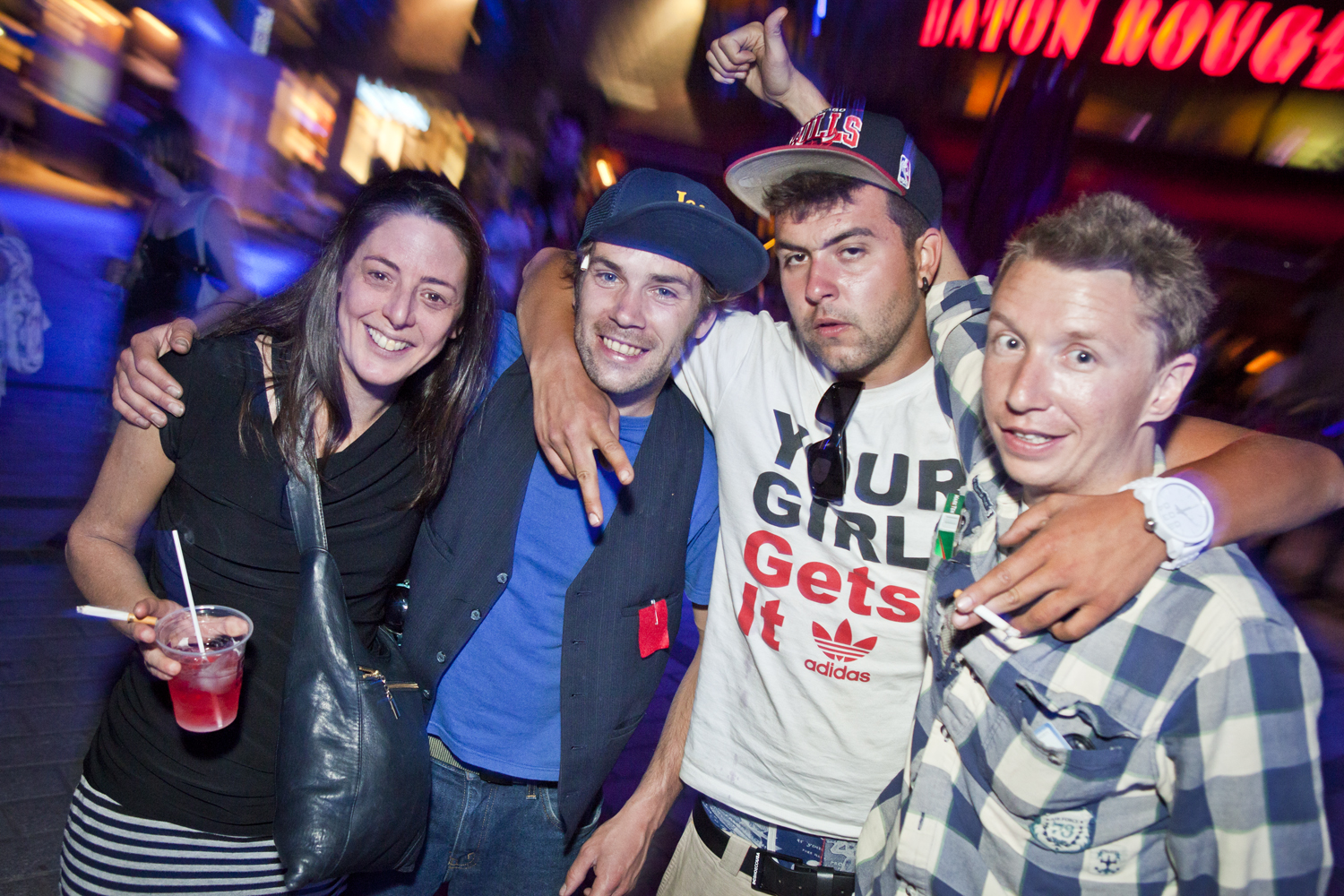 Canailles a défié les lois et a célébré un bal masqué dimanche soir aux Francos