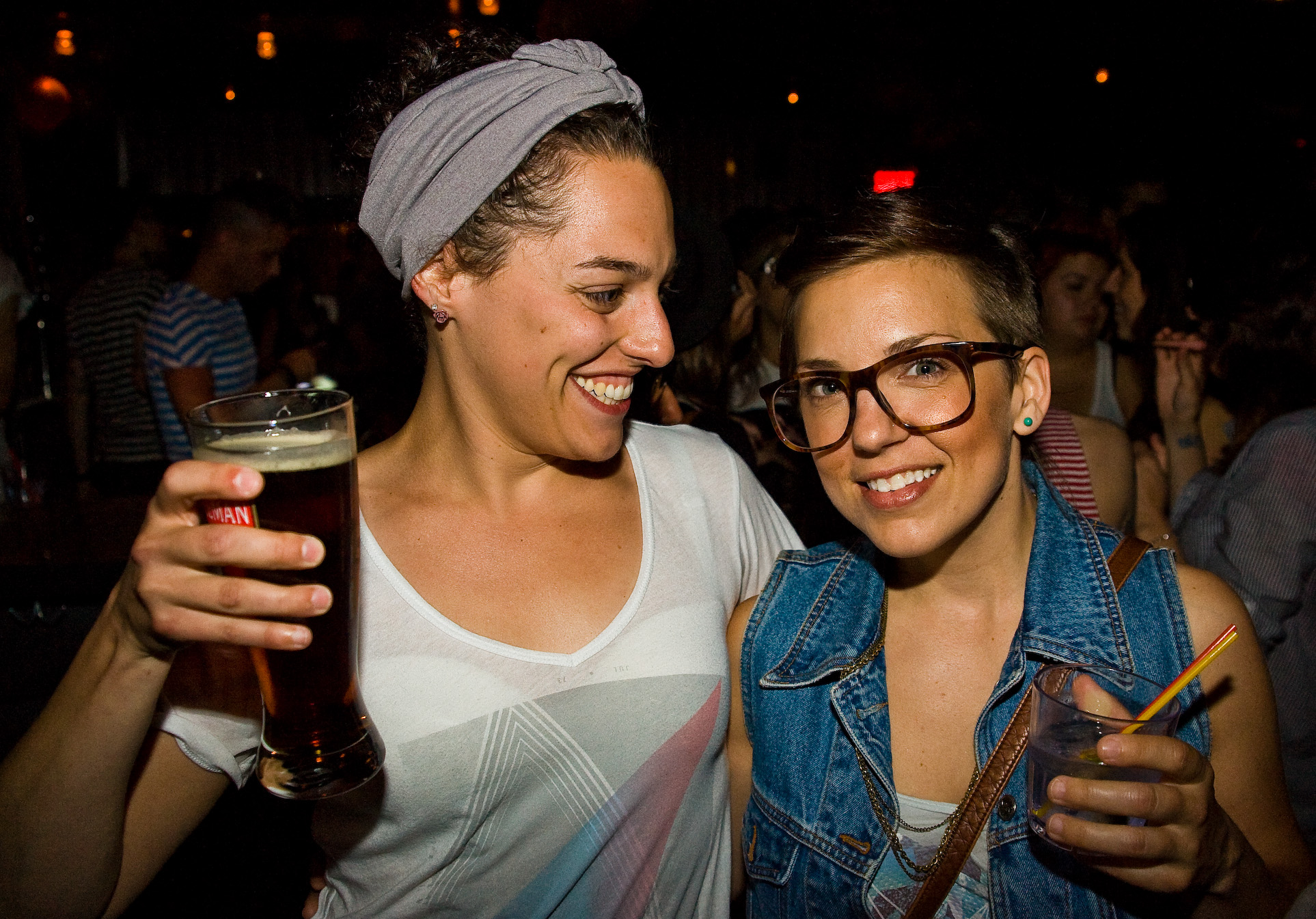 Le Royal Phoenix fête son 1er anniversaire avec de l'or et un gros gâteau