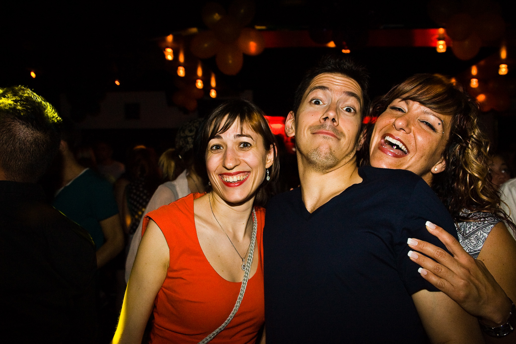 Le Royal Phoenix fête son 1er anniversaire avec de l'or et un gros gâteau