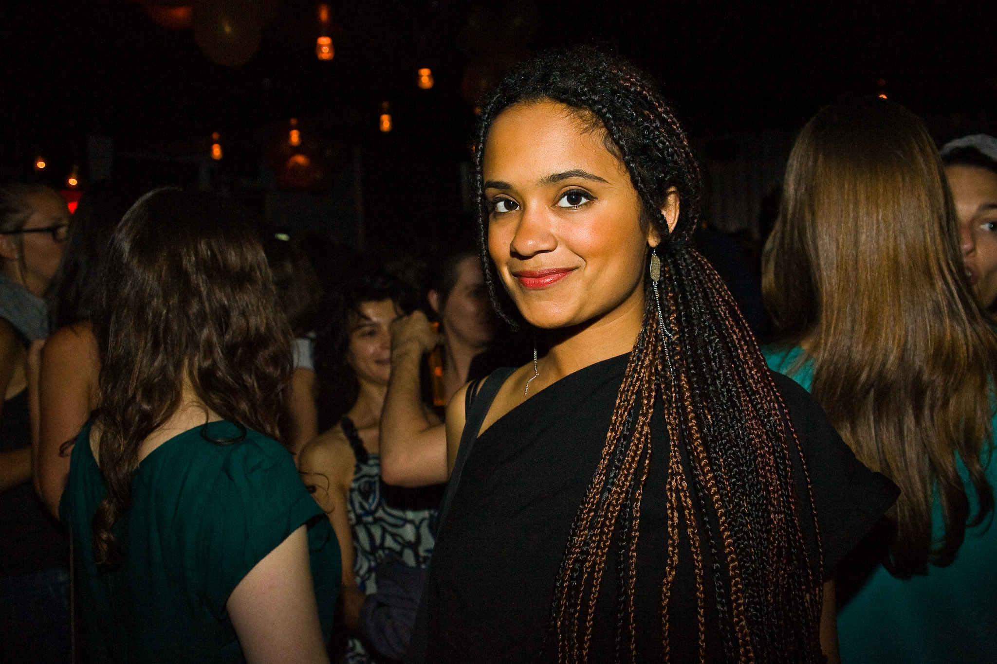 Le Royal Phoenix fête son 1er anniversaire avec de l'or et un gros gâteau