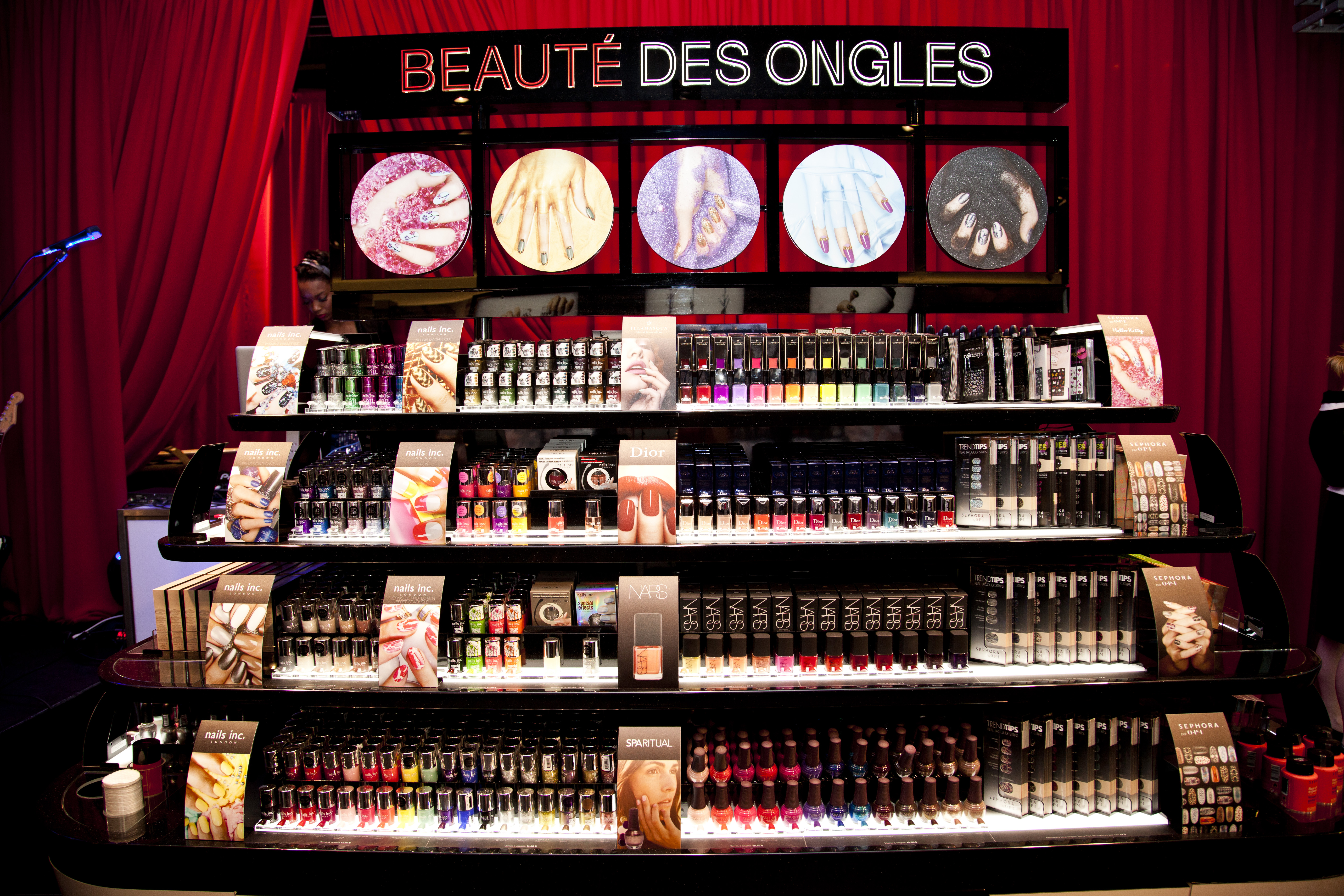 Ouverture de la boutique Sephora sur Ste-Catherine: buffet à volonté de cosmétiques