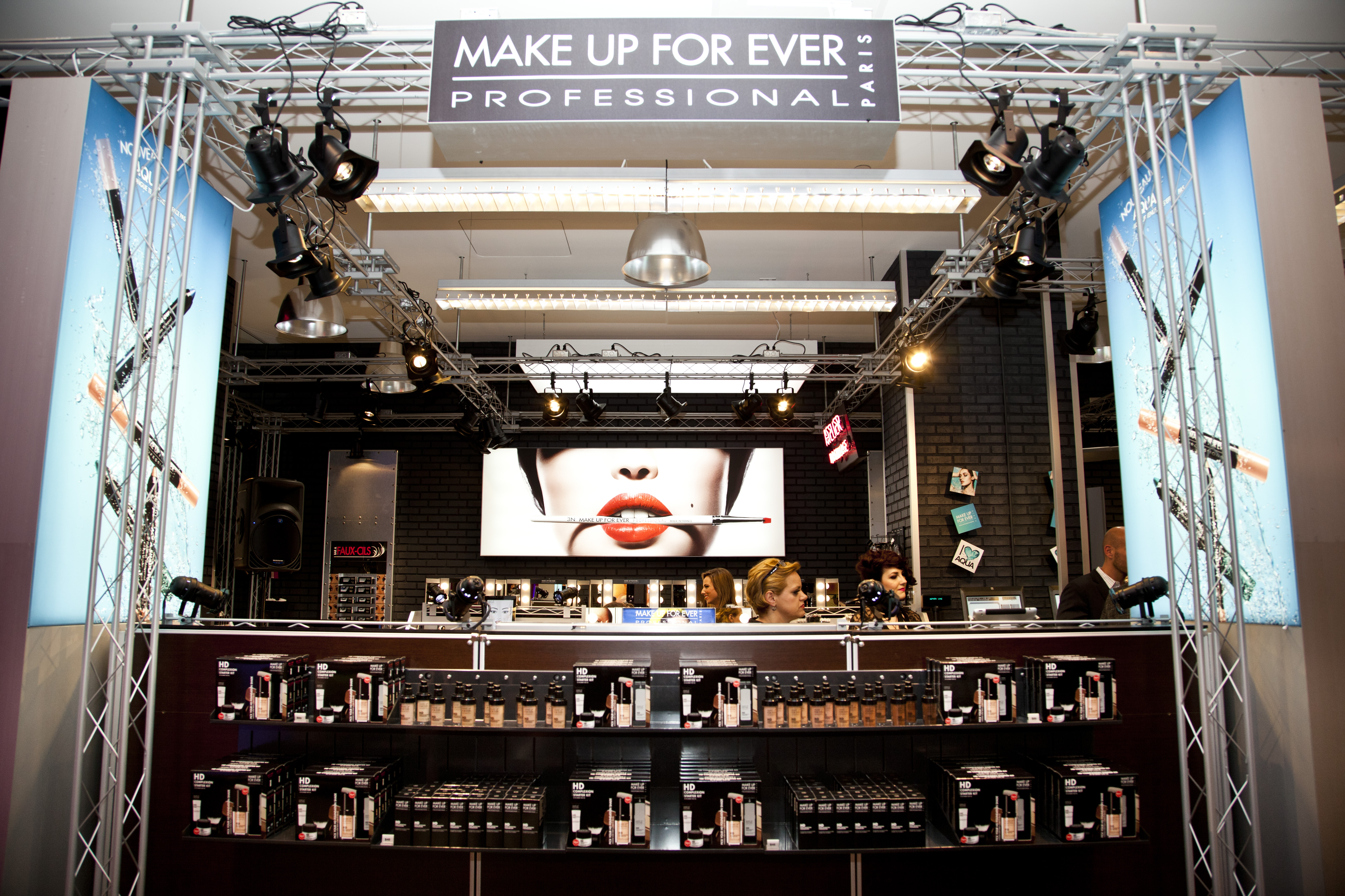 Ouverture de la boutique Sephora sur Ste-Catherine: buffet à volonté de cosmétiques