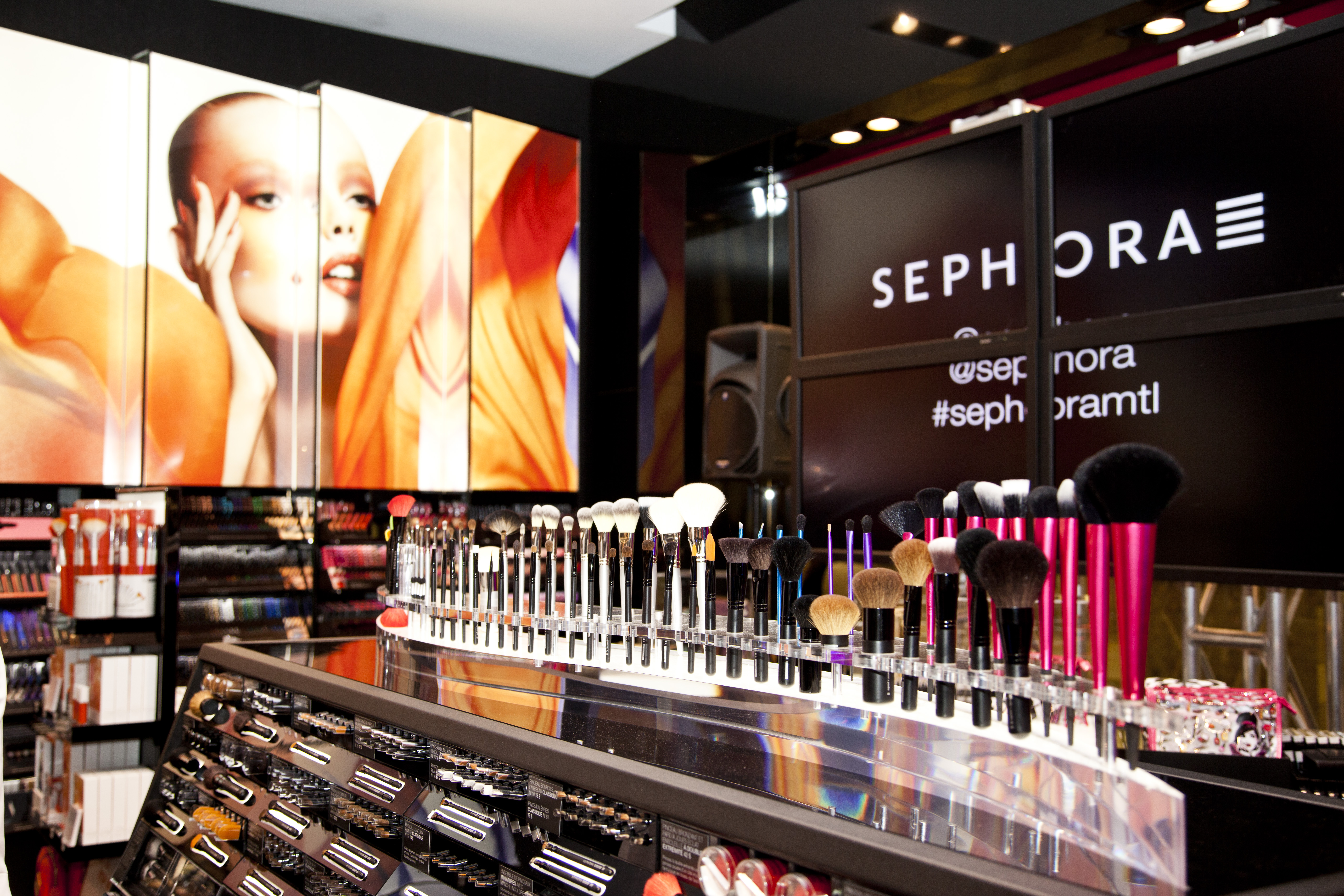 Ouverture de la boutique Sephora sur Ste-Catherine: buffet à volonté de cosmétiques