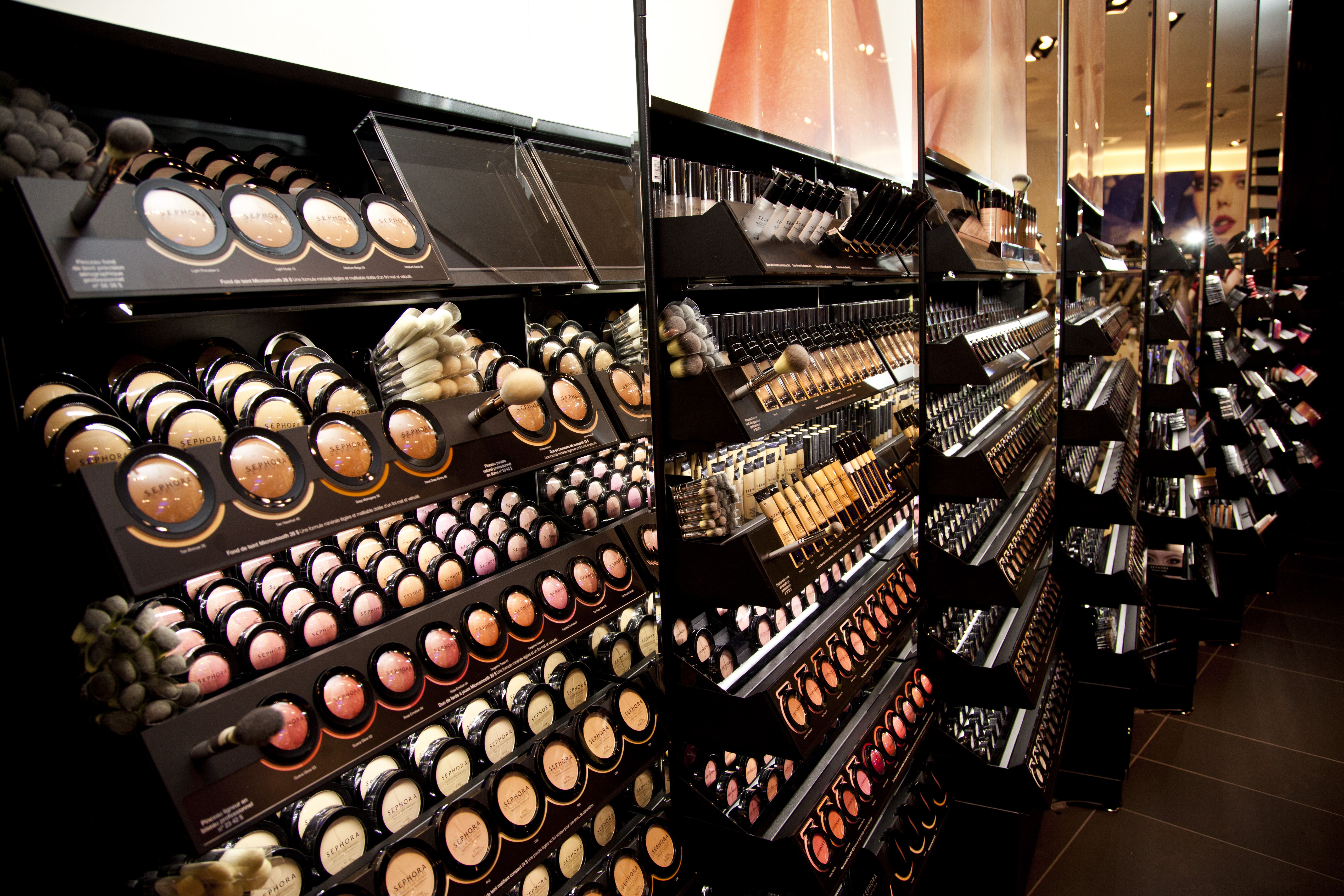 Ouverture de la boutique Sephora sur Ste-Catherine: buffet à volonté de cosmétiques