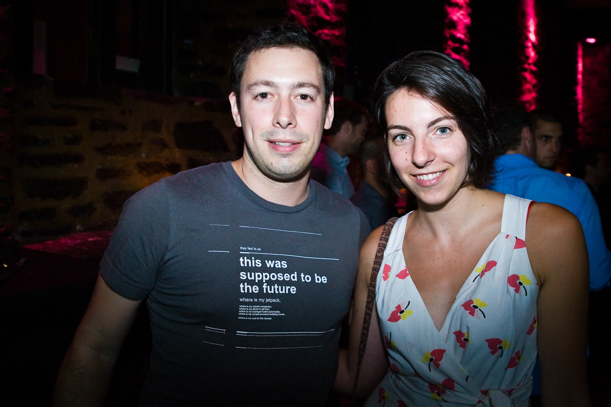 À l'Auberge St-Gabriel, on lance le nouveau wavo avec des beaux geeks et des bulles