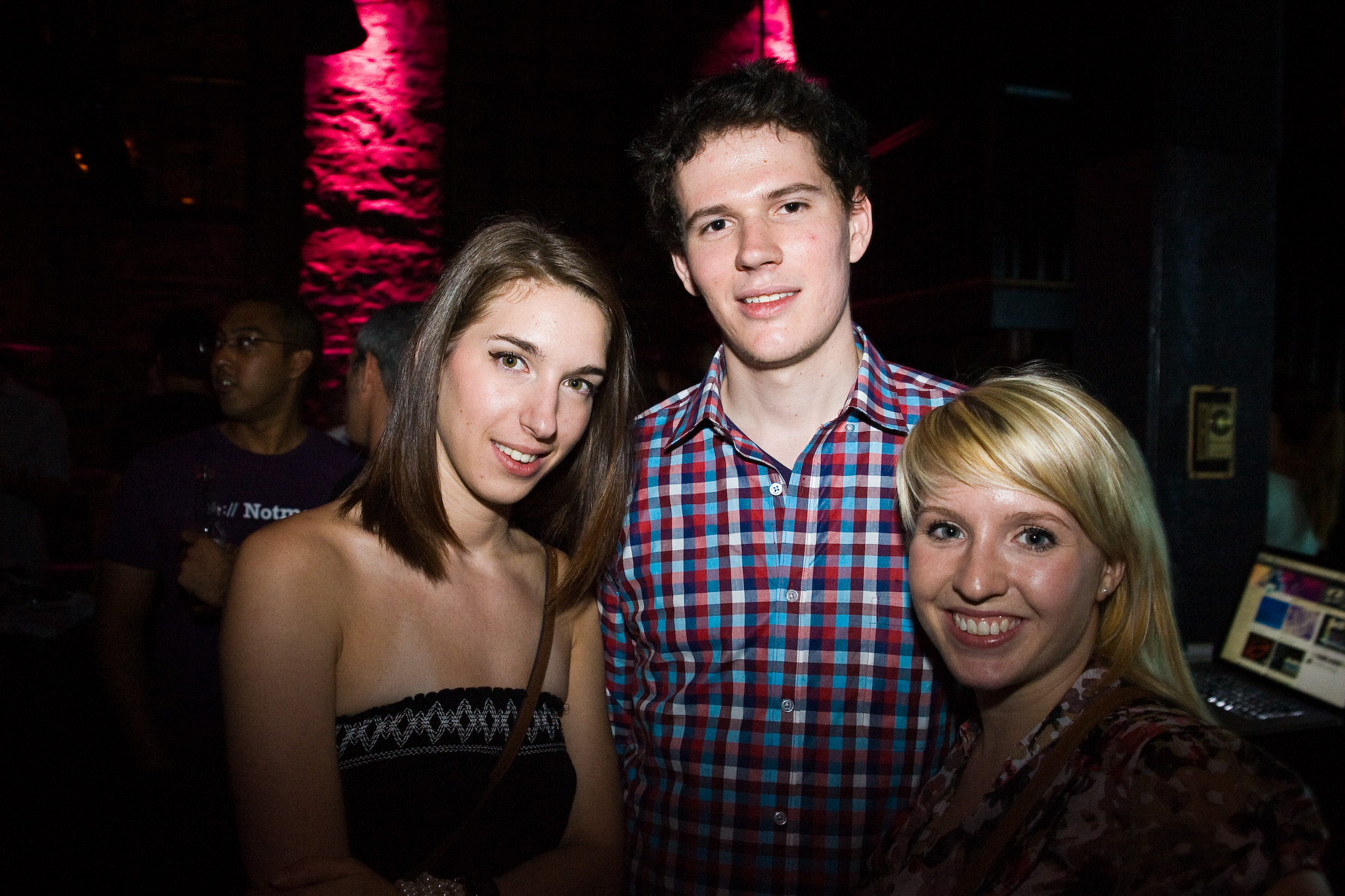 À l'Auberge St-Gabriel, on lance le nouveau wavo avec des beaux geeks et des bulles