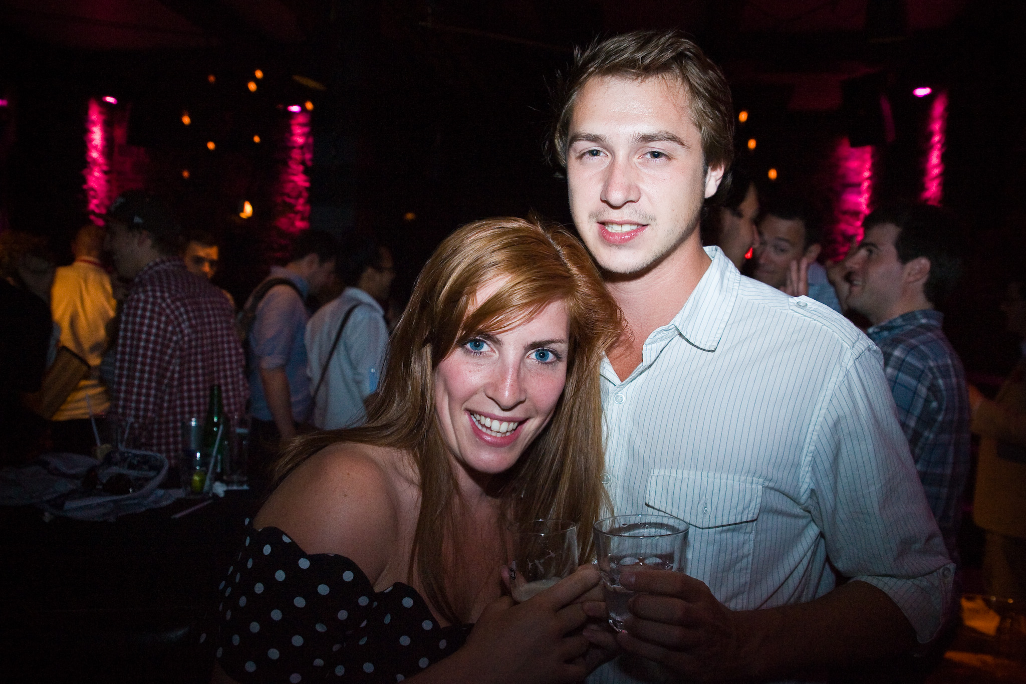 À l'Auberge St-Gabriel, on lance le nouveau wavo avec des beaux geeks et des bulles