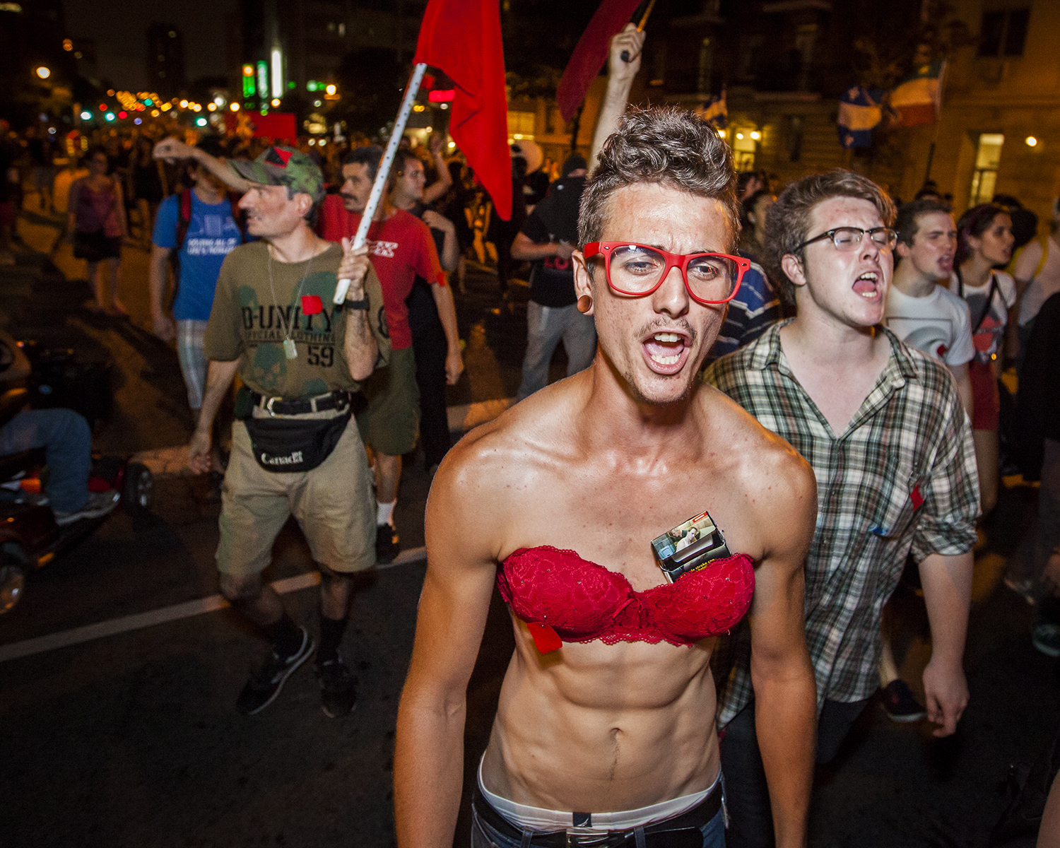 100e marche nocturne: un bébé Anarchopanda et le retour des casseroles