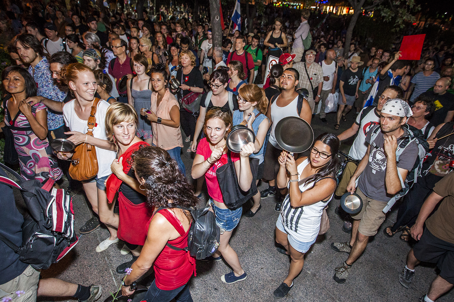 100e marche nocturne: un bébé Anarchopanda et le retour des casseroles