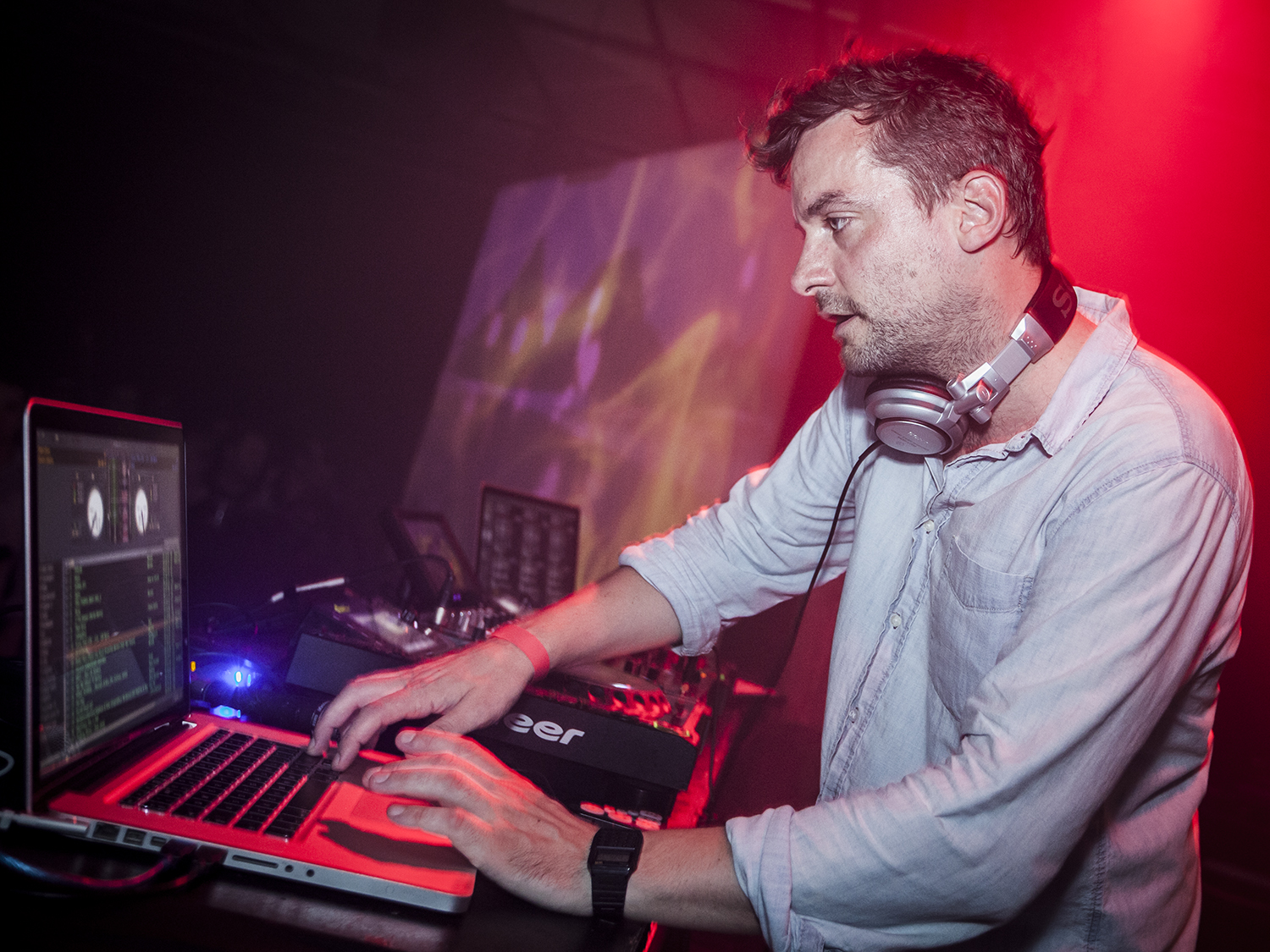 Bonobo a fait danser la SAT samedi: bras dans les airs et beaucoup de câlins!