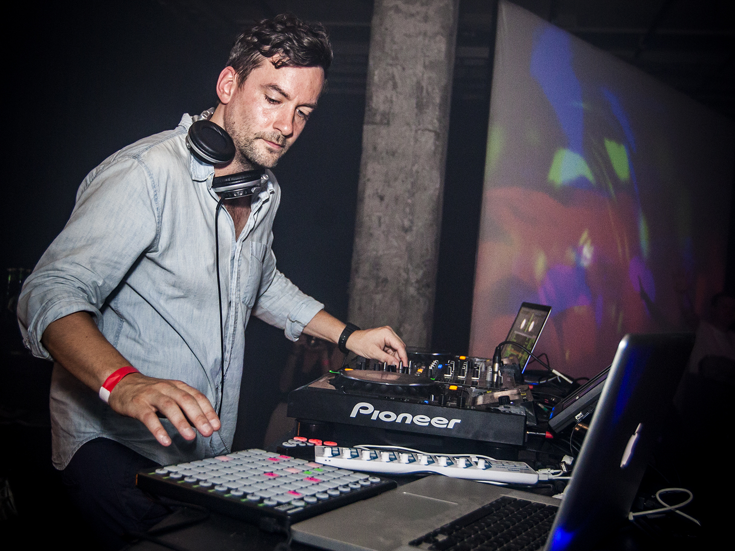 Bonobo a fait danser la SAT samedi: bras dans les airs et beaucoup de câlins!