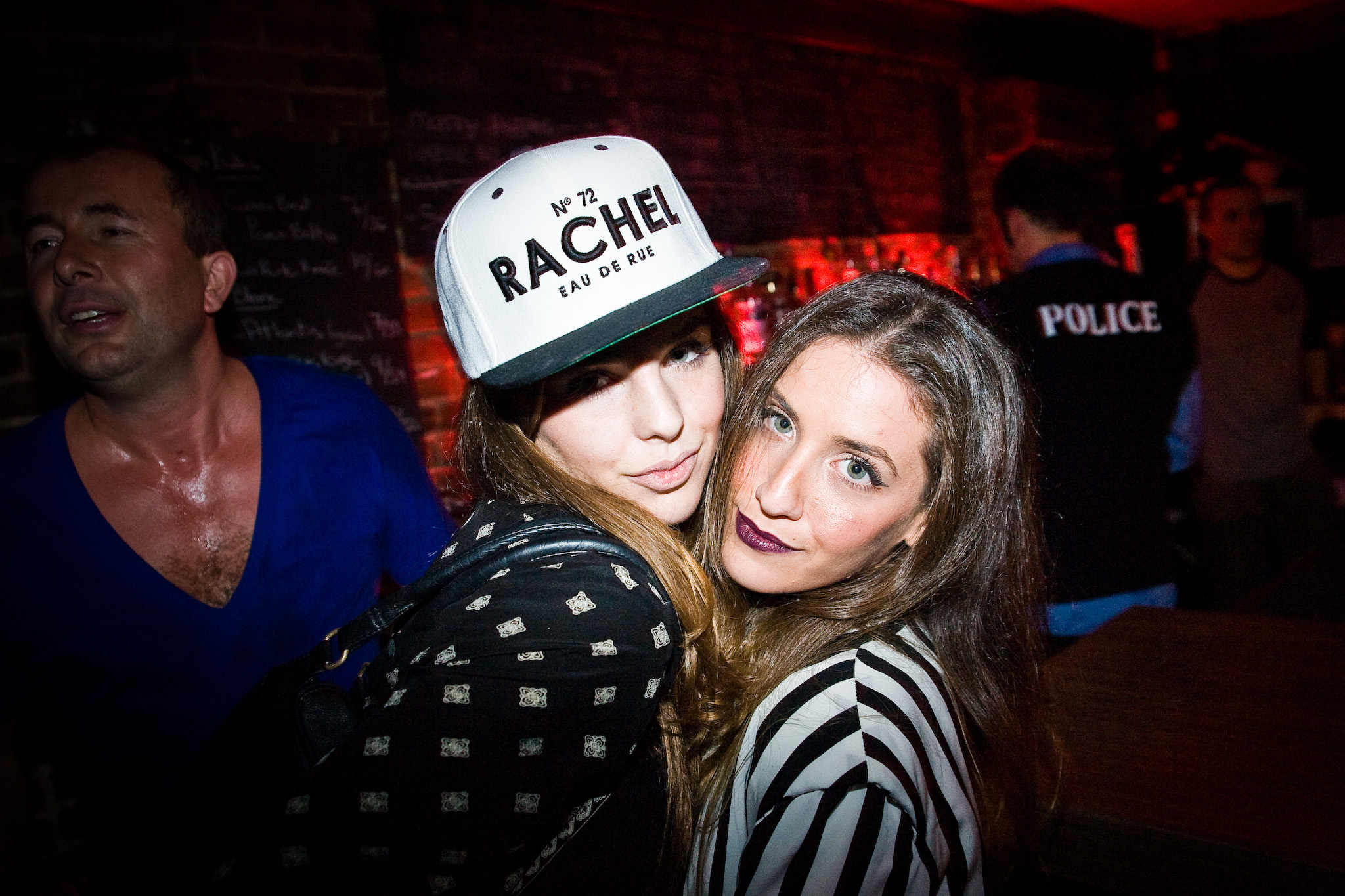 Ça chauffait au Bleury - Bar à Vinyle hier soir : photos d'une fête costumée caliente