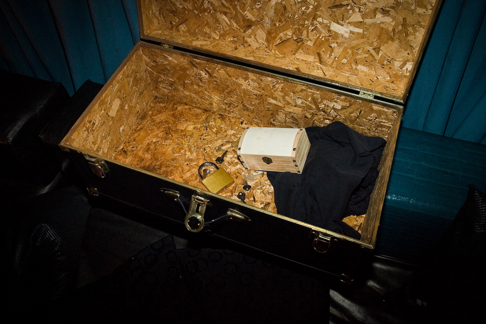 Société secrète à l'Auberge Saint-Gabriel: qui a ouvert le fameux coffre?