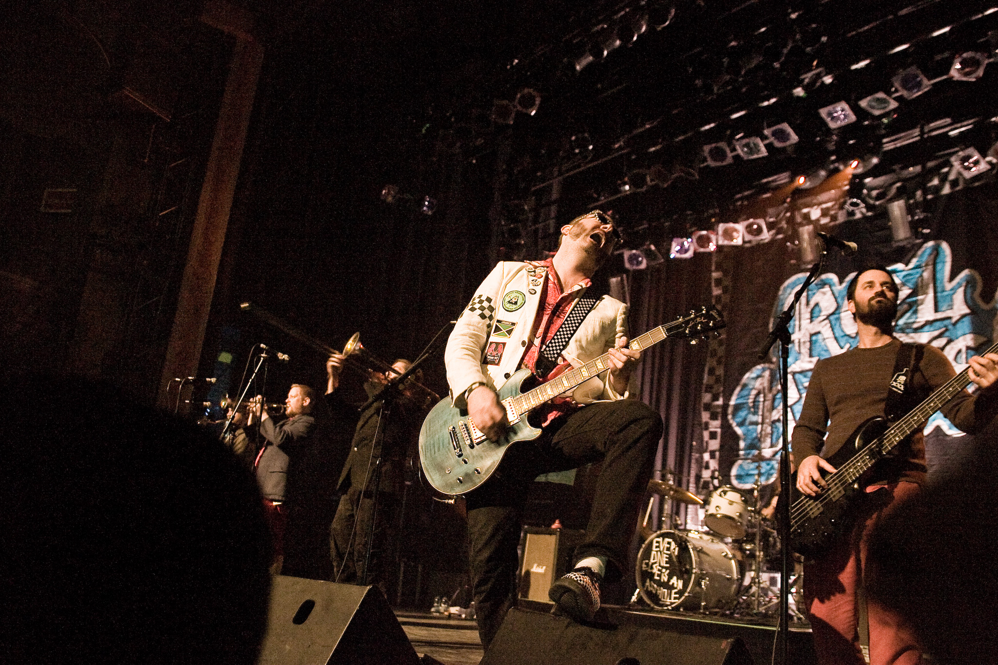 Ça body-surf en malade à Reel Big Fish au Corona