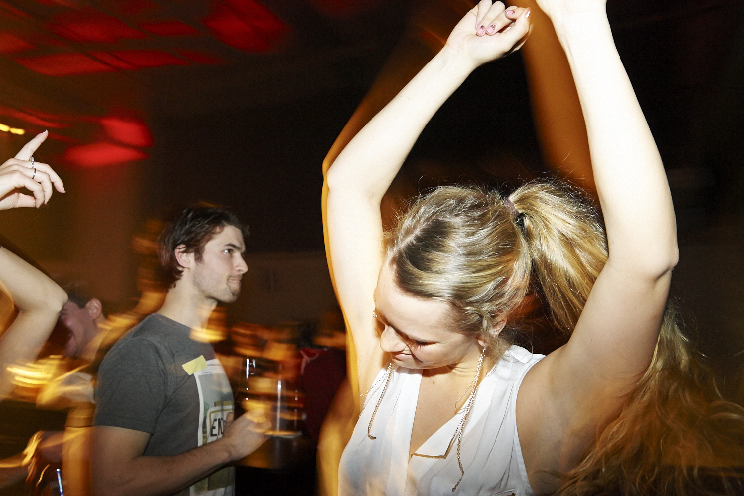 Les étudiants de l'UQAM fêtent la fin de leur session en grand!