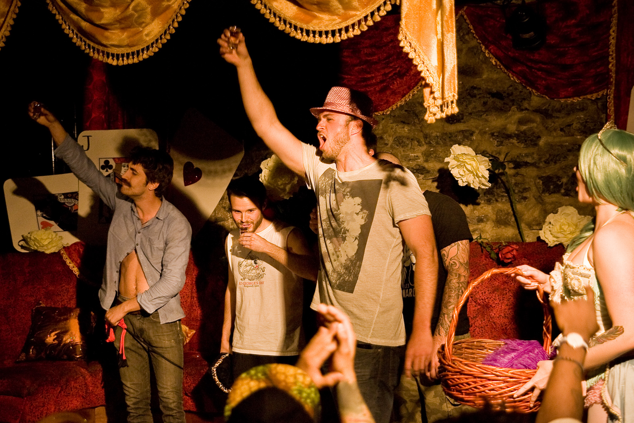 Speakeasy Burlesque à l'Abreuvoir donne une soirée coquine et torride