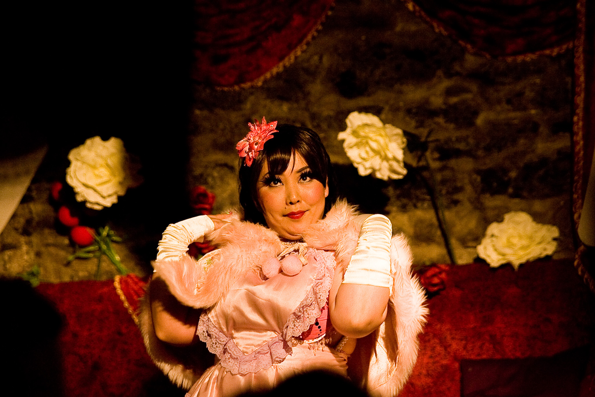 Speakeasy Burlesque à l'Abreuvoir donne une soirée coquine et torride