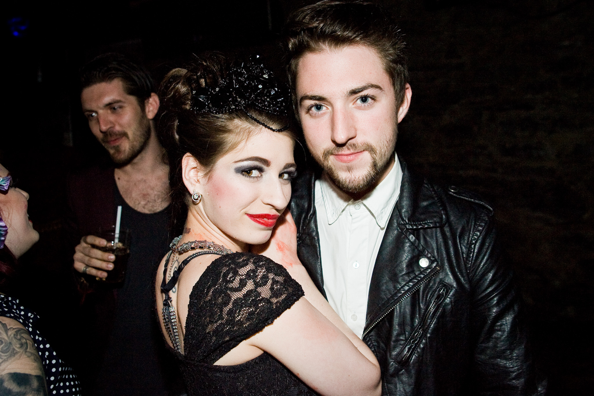 Speakeasy Burlesque à l'Abreuvoir donne une soirée coquine et torride