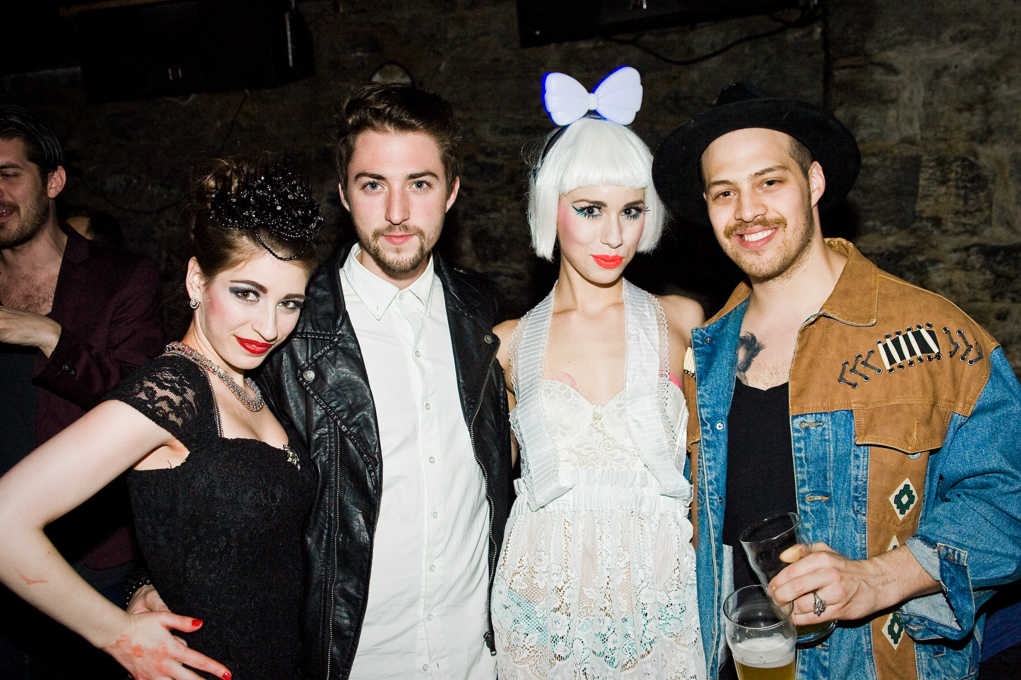 Speakeasy Burlesque à l'Abreuvoir donne une soirée coquine et torride