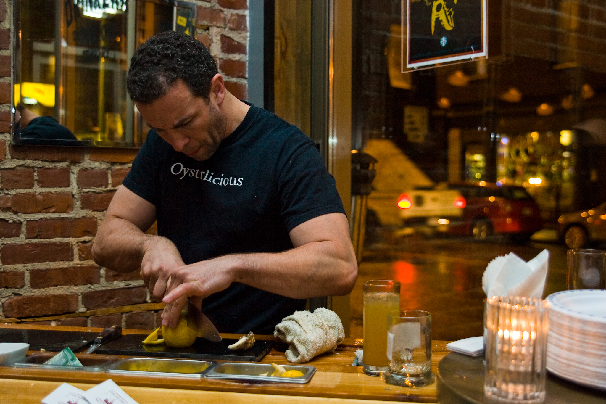 Huîtres et DJ à la Drinkerie pour le lancement de la nouvelle websérie The Main Eats Out