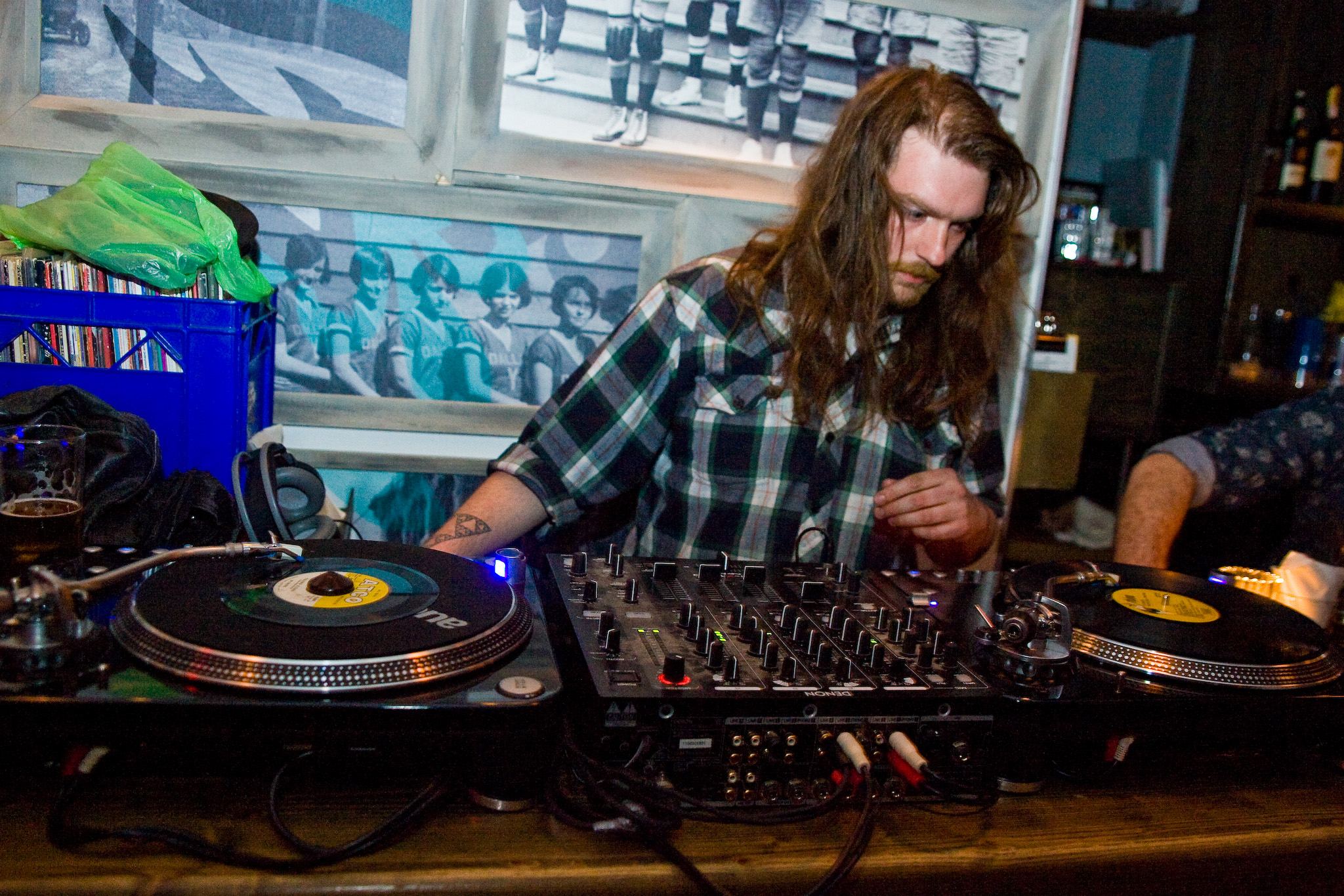 Huîtres et DJ à la Drinkerie pour le lancement de la nouvelle websérie The Main Eats Out