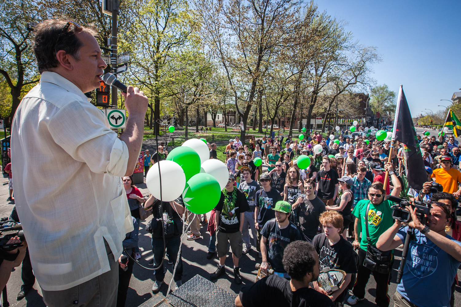 Il s'en fumait du bon samedi, à la Marche mondiale pour la marijuana