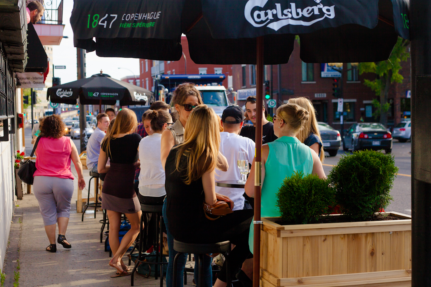 Le St-Édouard célèbre l'ouverture de sa terrasse avec des huîtres et des cocktails!