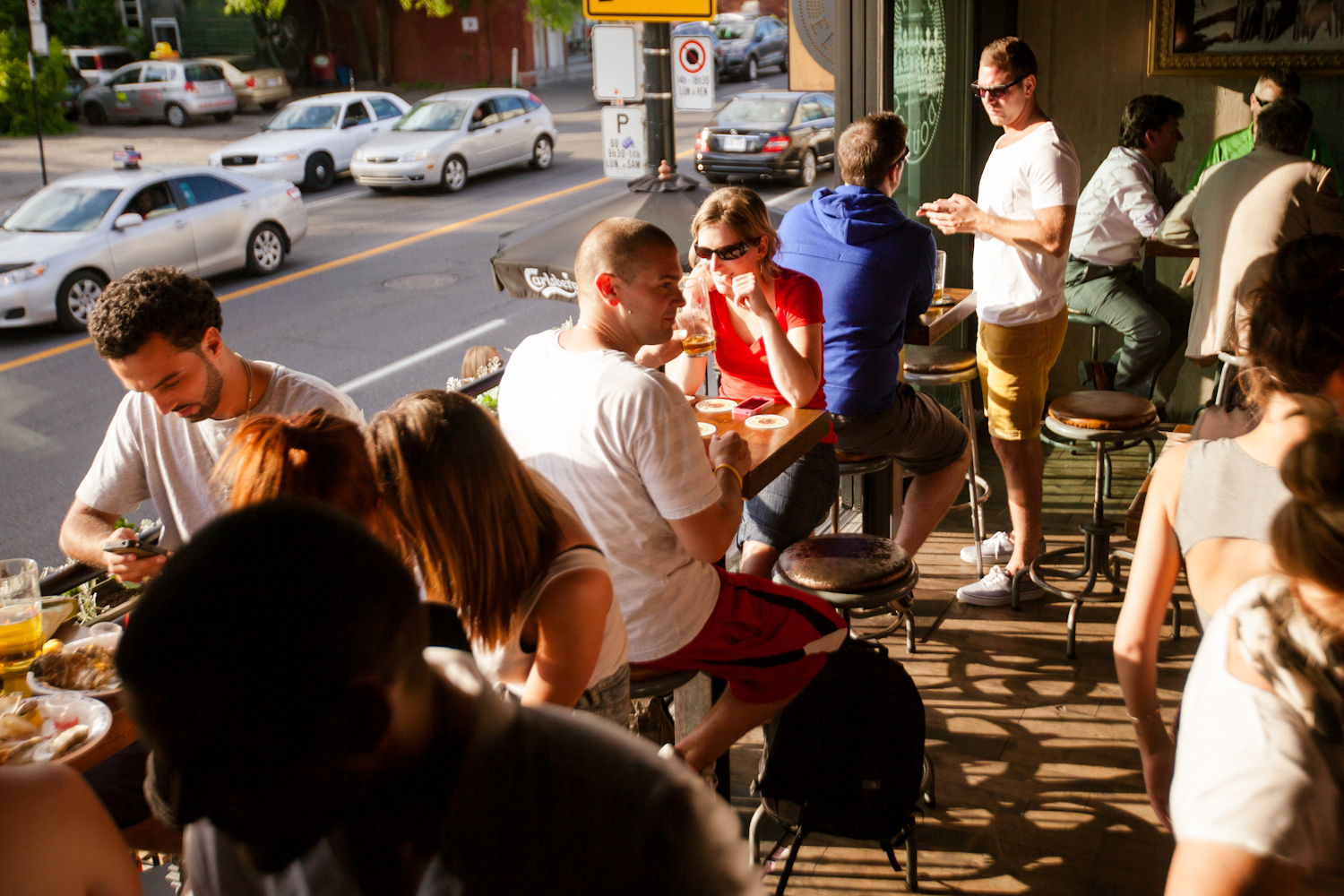 Le St-Édouard célèbre l'ouverture de sa terrasse avec des huîtres et des cocktails!