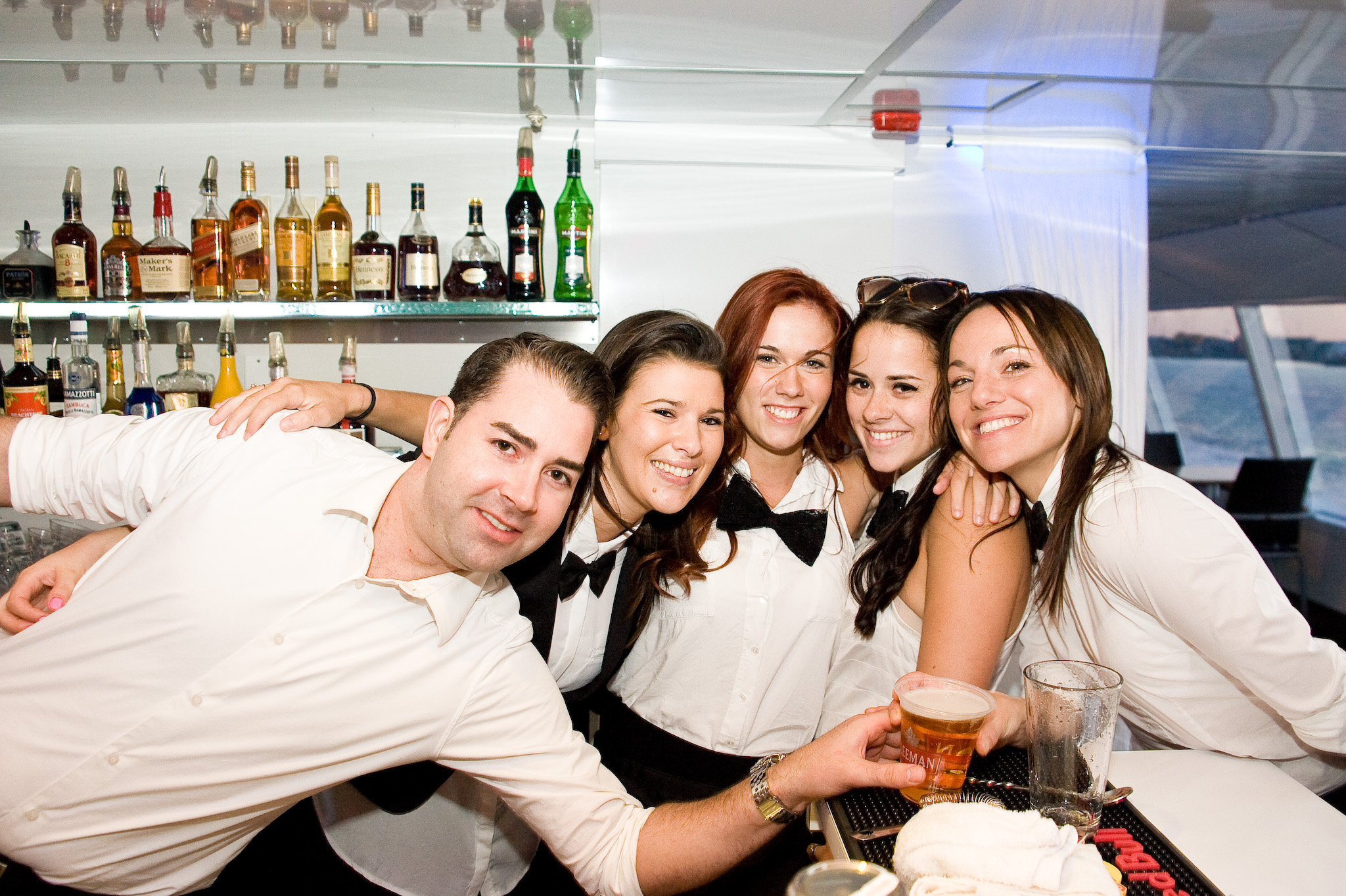 Le Montréalais nous fait vivre la belle vie à bord de son bateau-croisière