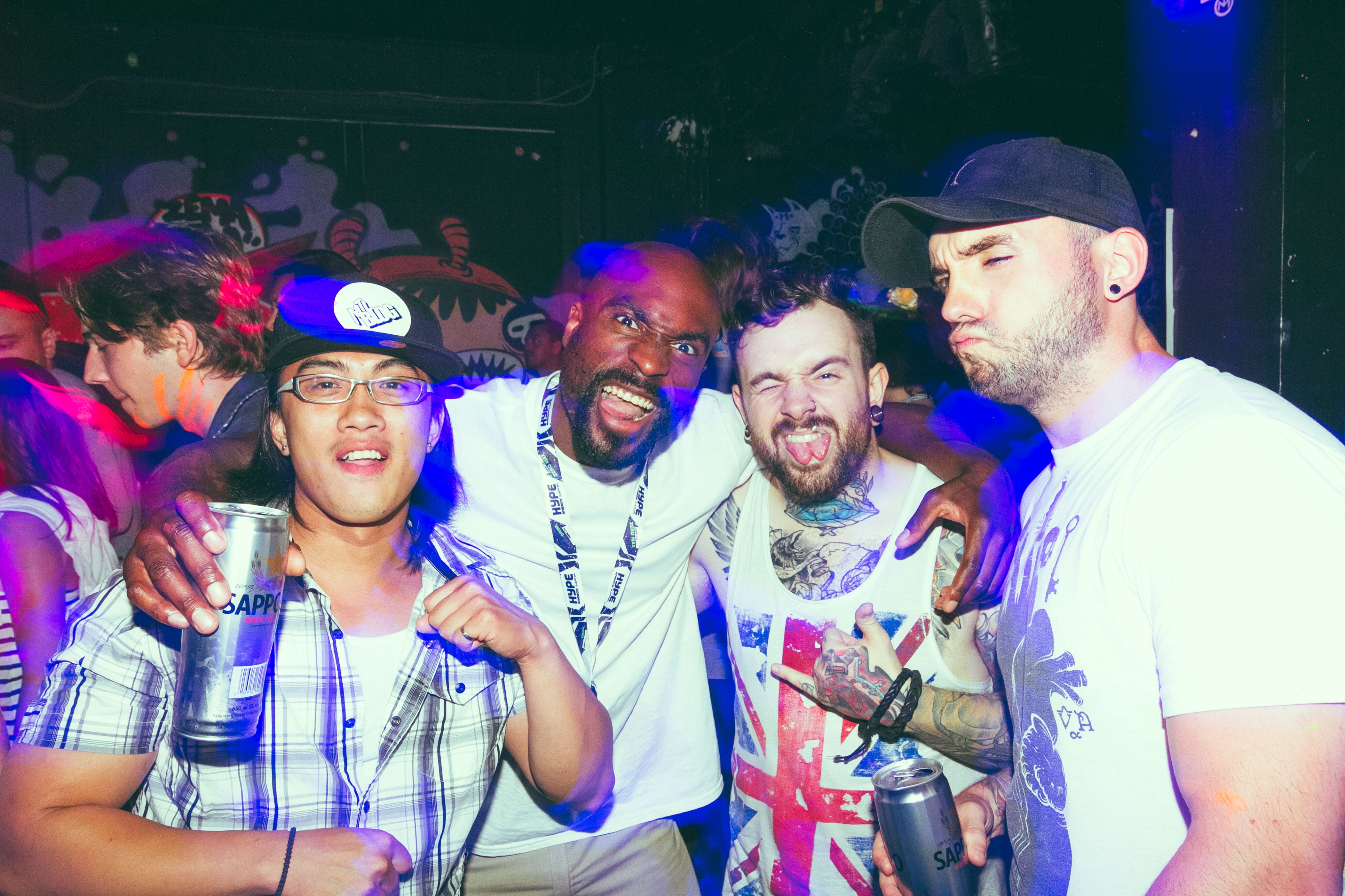 Drink! le Glow Party Yo! de MTL Blog ou comment manger les seins de Madame