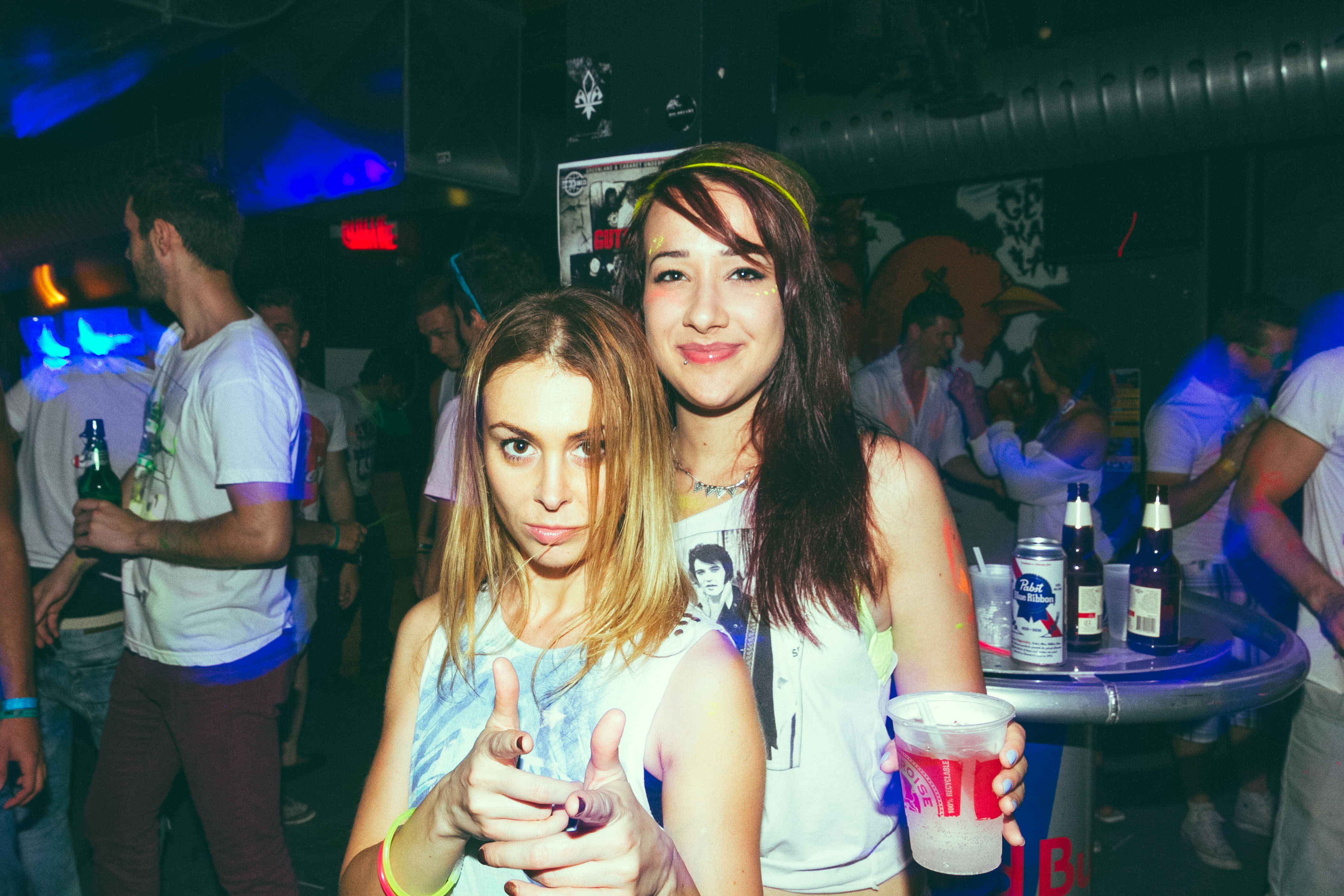 Drink! le Glow Party Yo! de MTL Blog ou comment manger les seins de Madame
