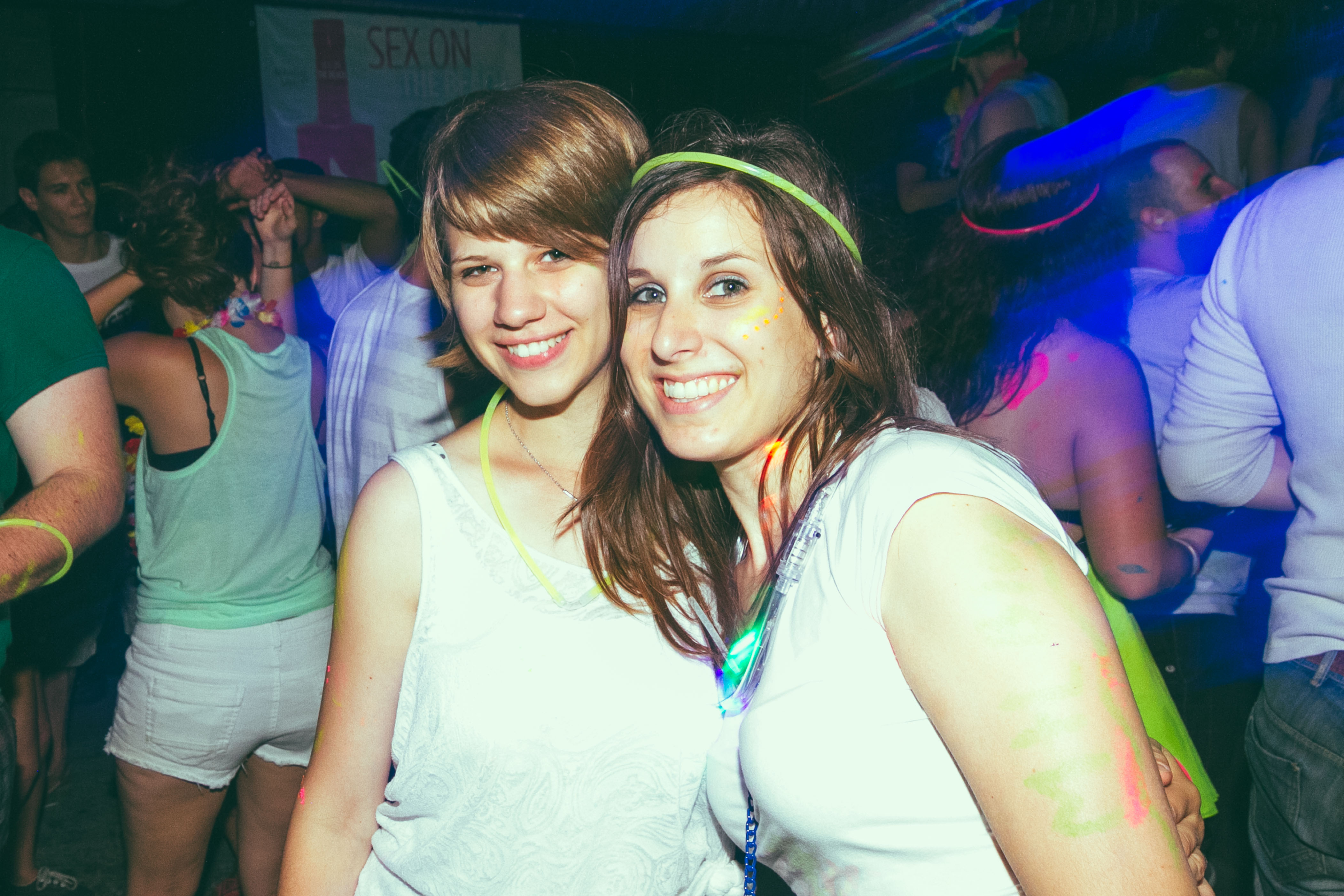 Drink! le Glow Party Yo! de MTL Blog ou comment manger les seins de Madame