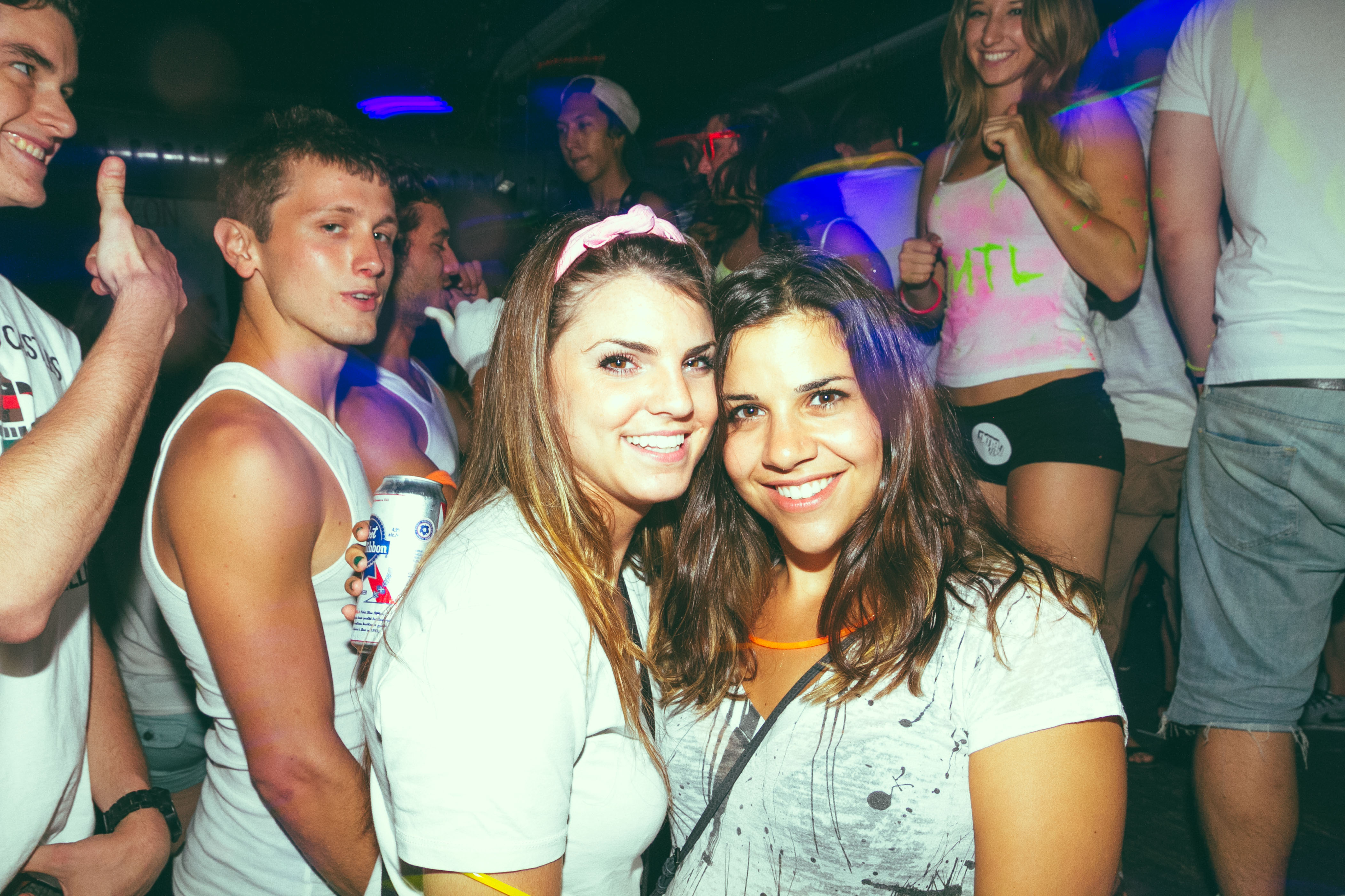 Drink! le Glow Party Yo! de MTL Blog ou comment manger les seins de Madame