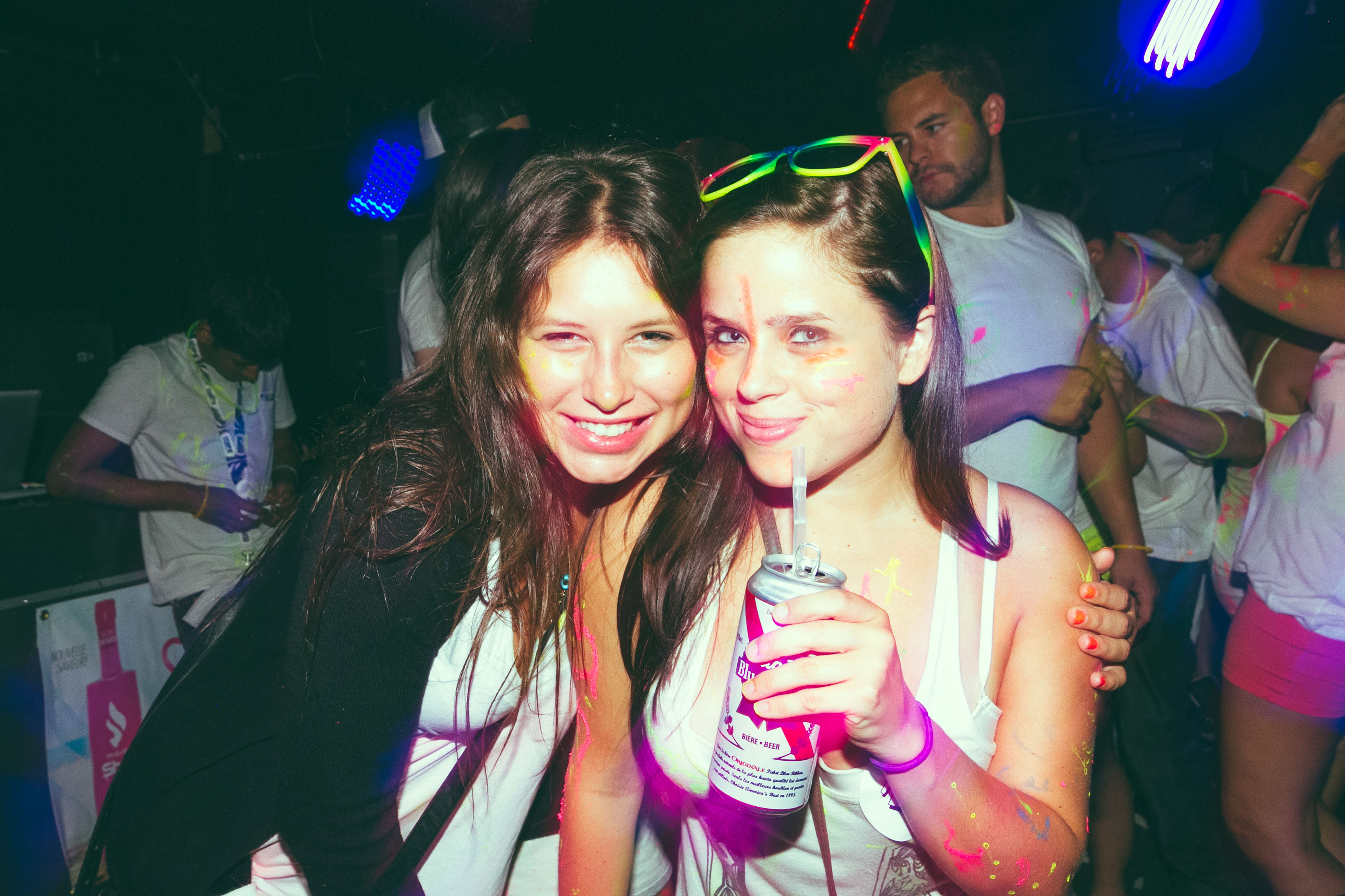Drink! le Glow Party Yo! de MTL Blog ou comment manger les seins de Madame