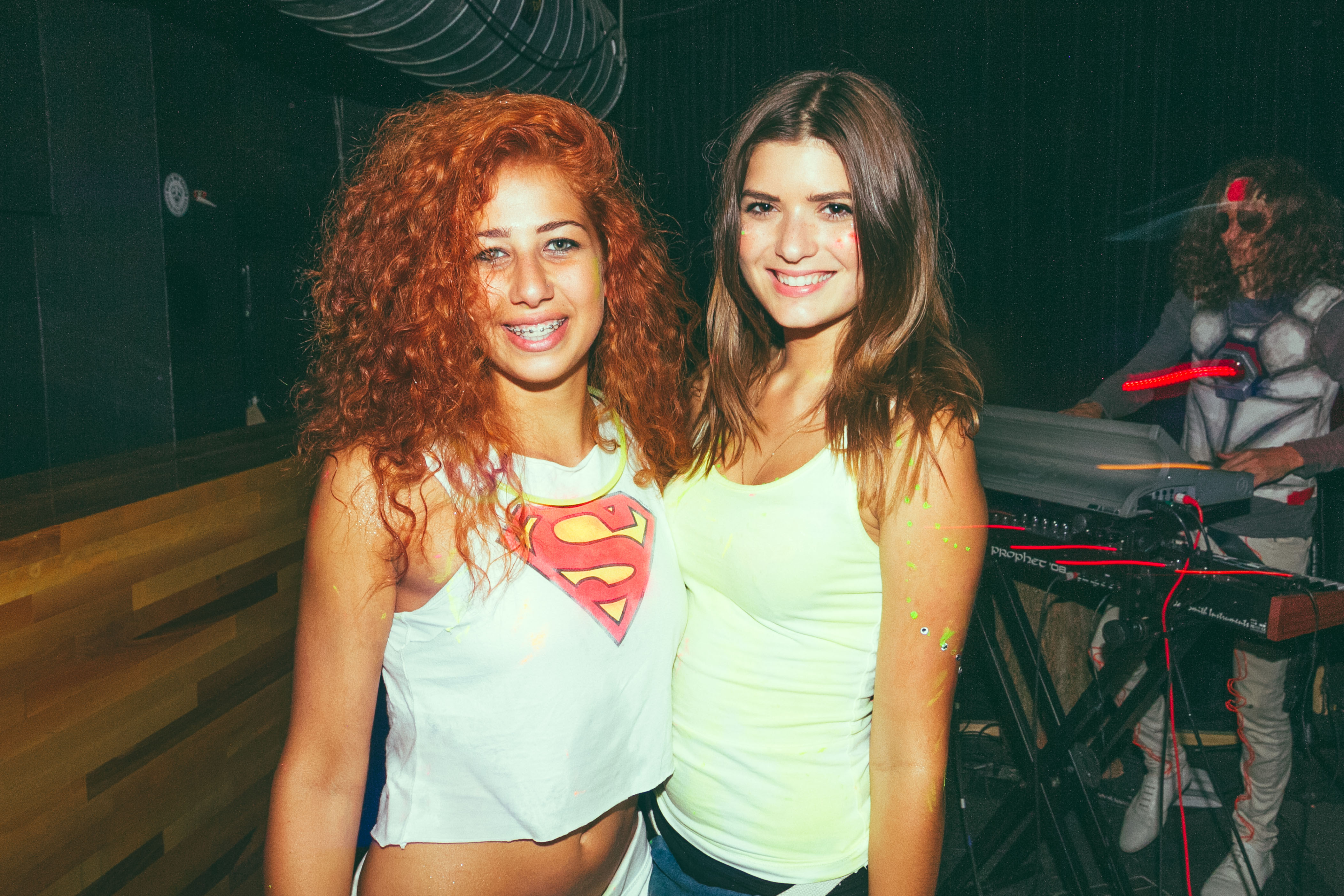 Drink! le Glow Party Yo! de MTL Blog ou comment manger les seins de Madame