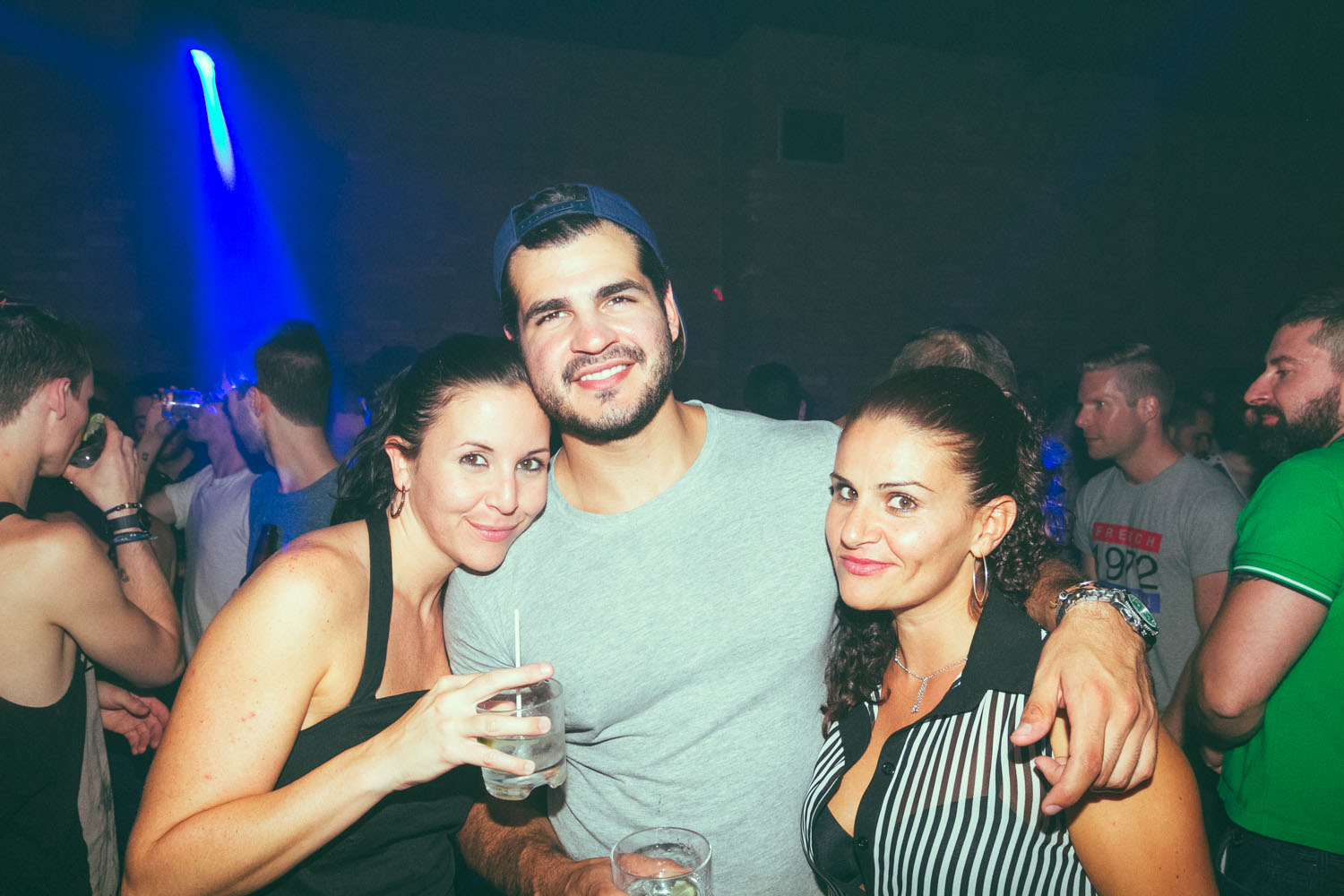 Mec Plus Ultra: un équipage de jolis matelots débarque au Belmont