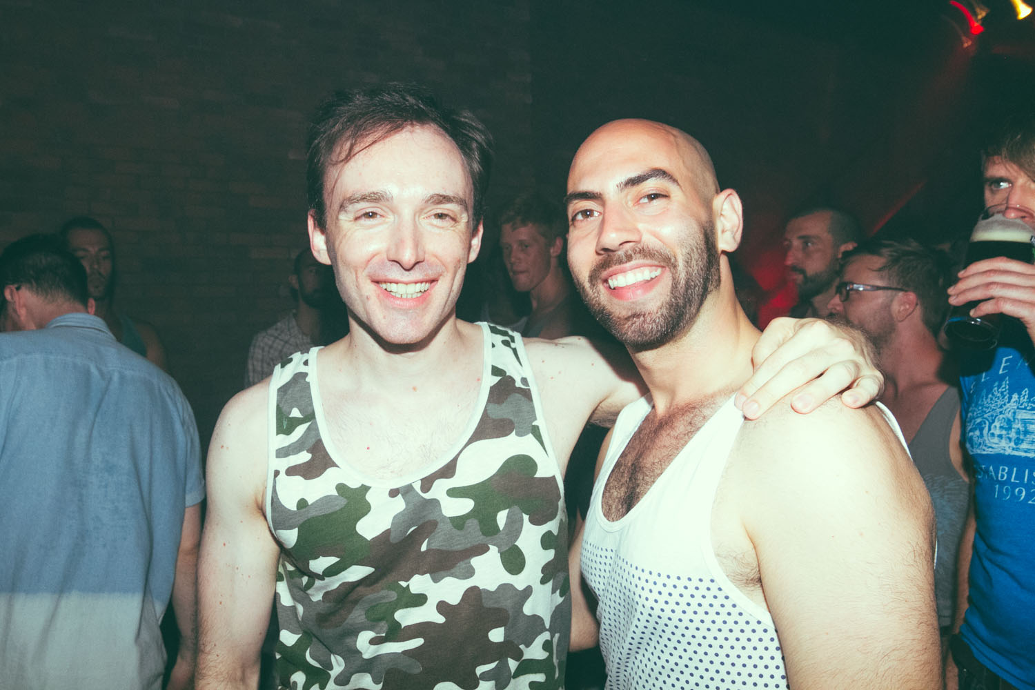 Mec Plus Ultra: un équipage de jolis matelots débarque au Belmont