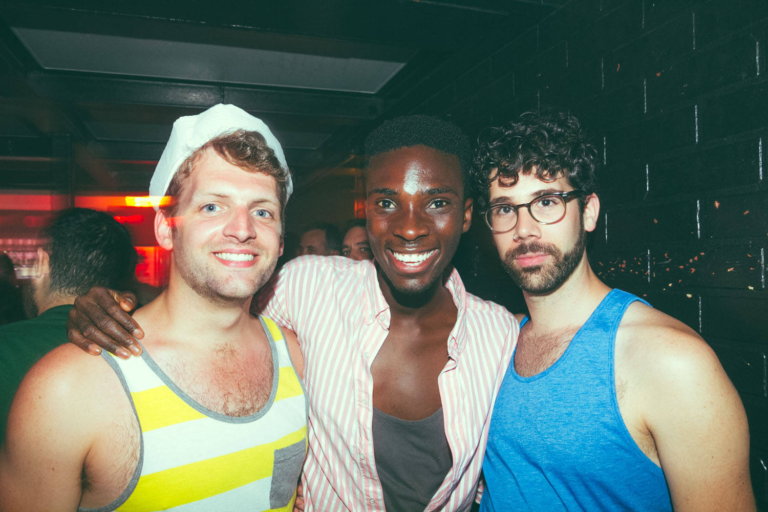 Mec Plus Ultra: un équipage de jolis matelots débarque au Belmont