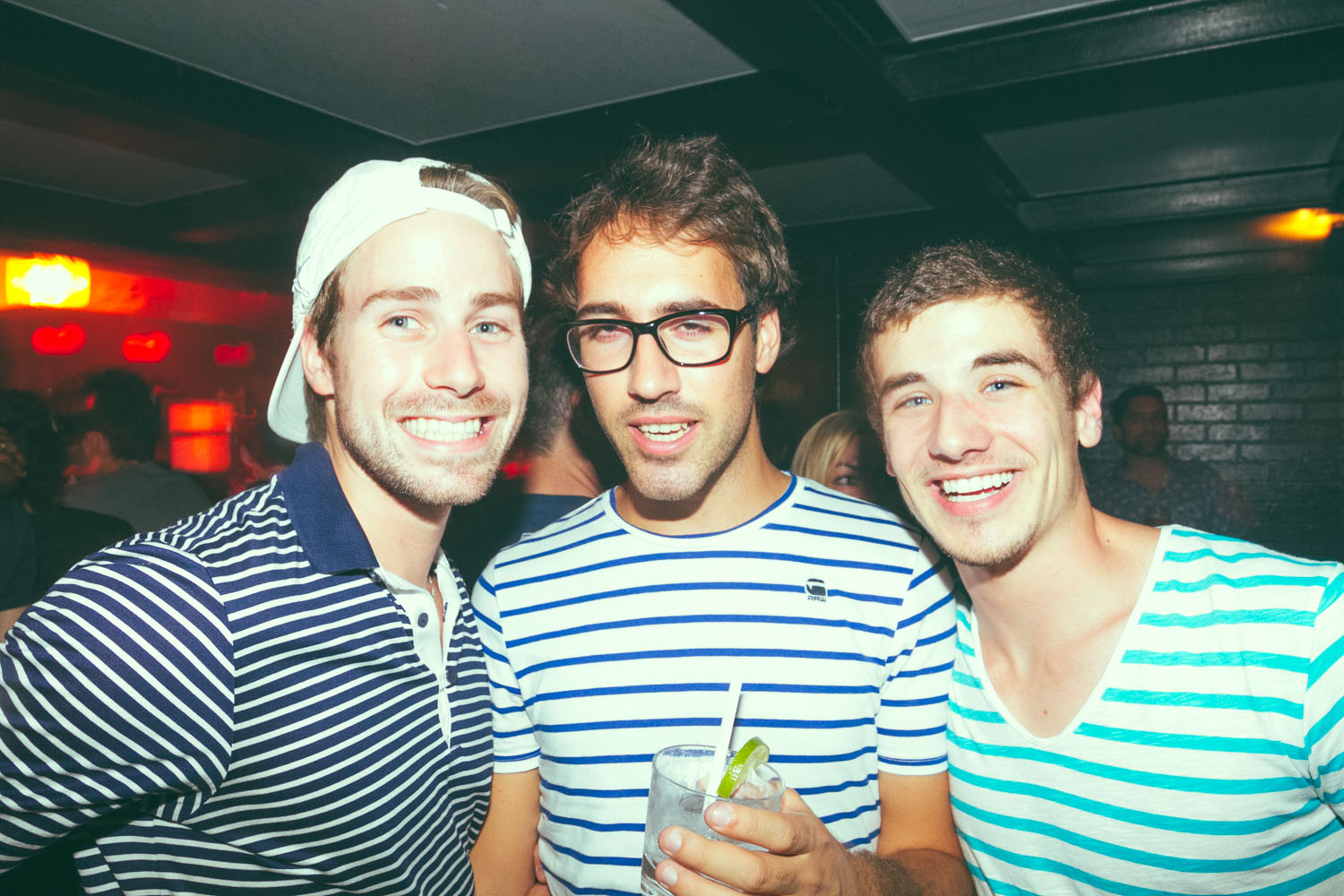 Mec Plus Ultra: un équipage de jolis matelots débarque au Belmont